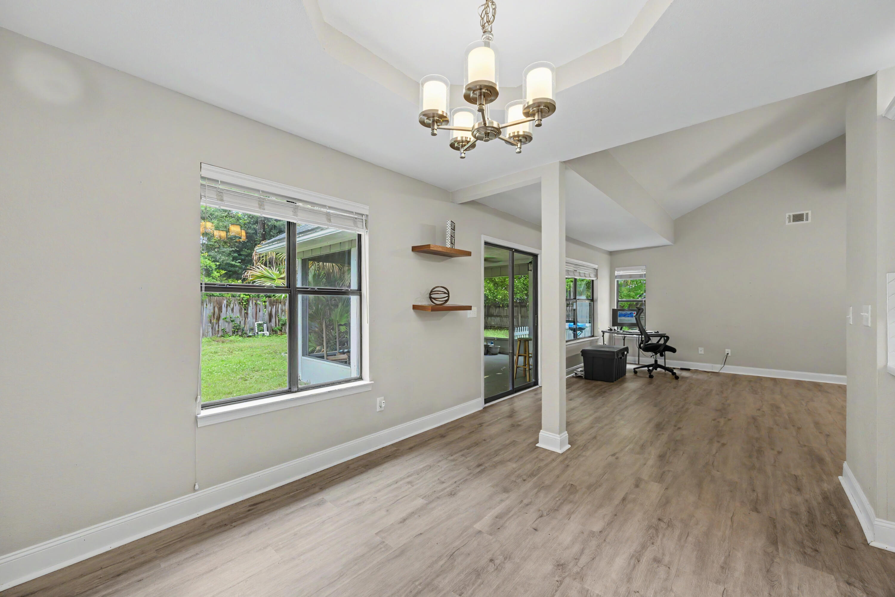 MEADOW WOODS - Residential