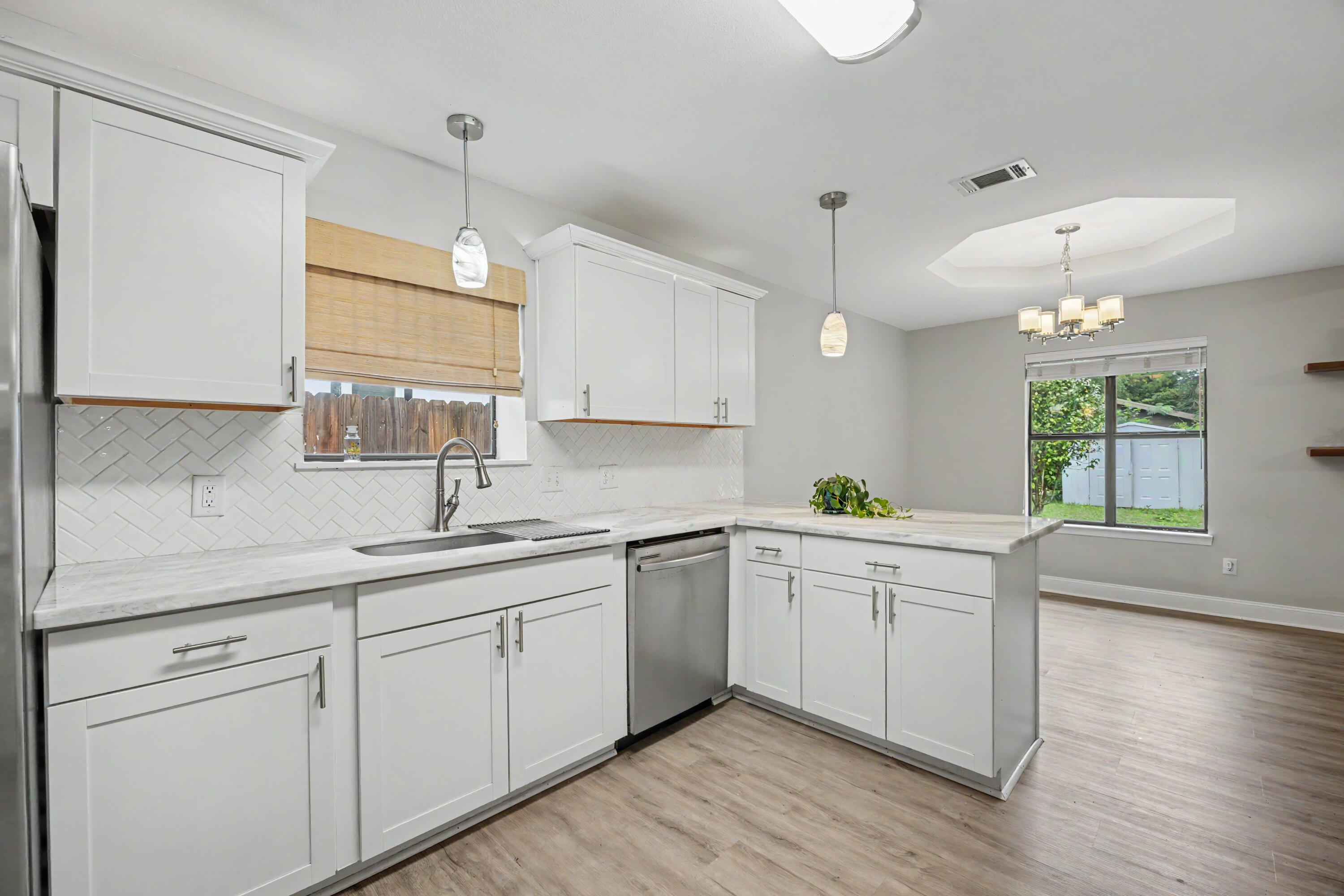 MEADOW WOODS - Residential