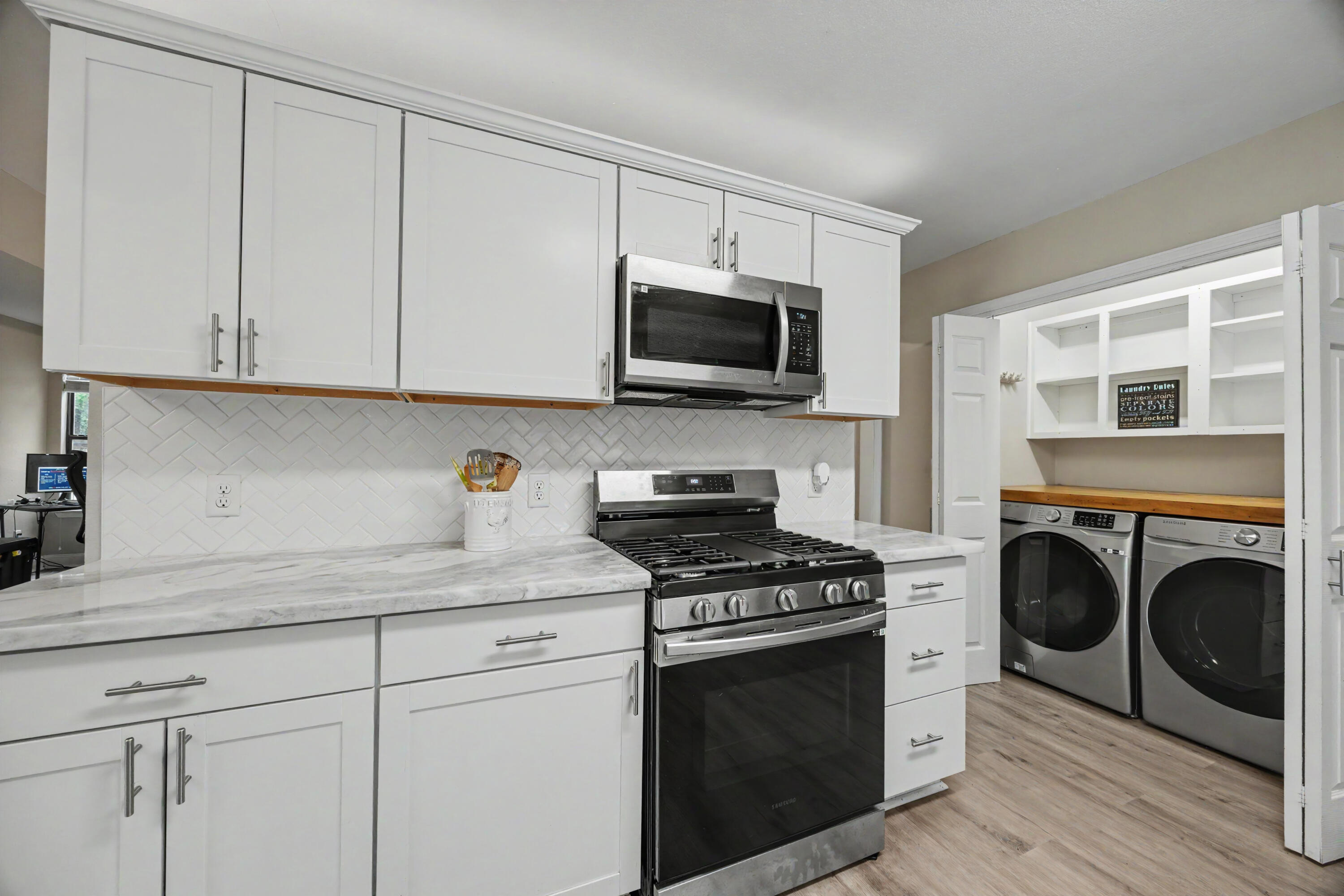 MEADOW WOODS - Residential