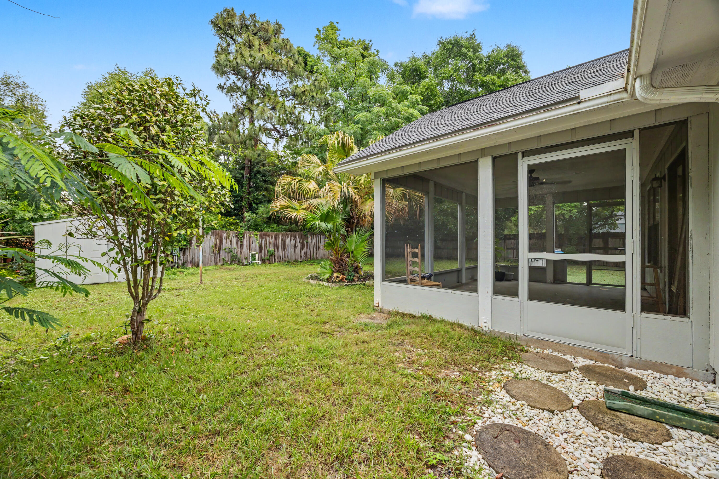 MEADOW WOODS - Residential