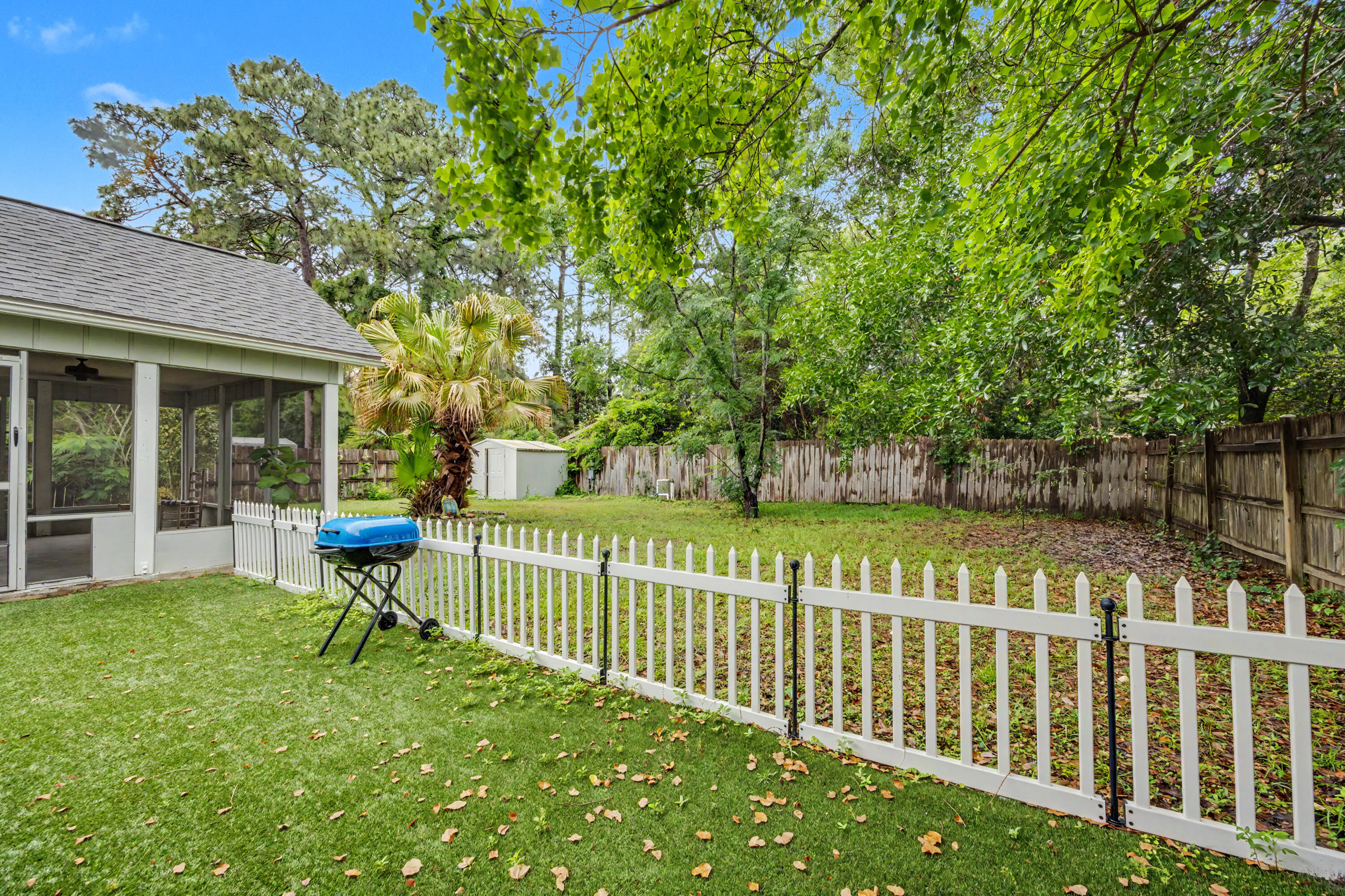 MEADOW WOODS - Residential