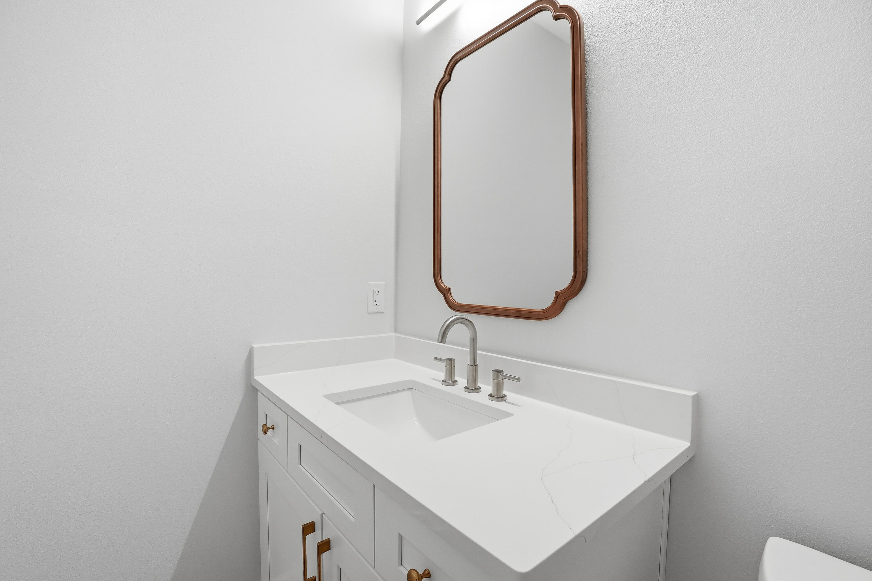 SHALIMAR S/D LOT 8 BLK 5 - Residential