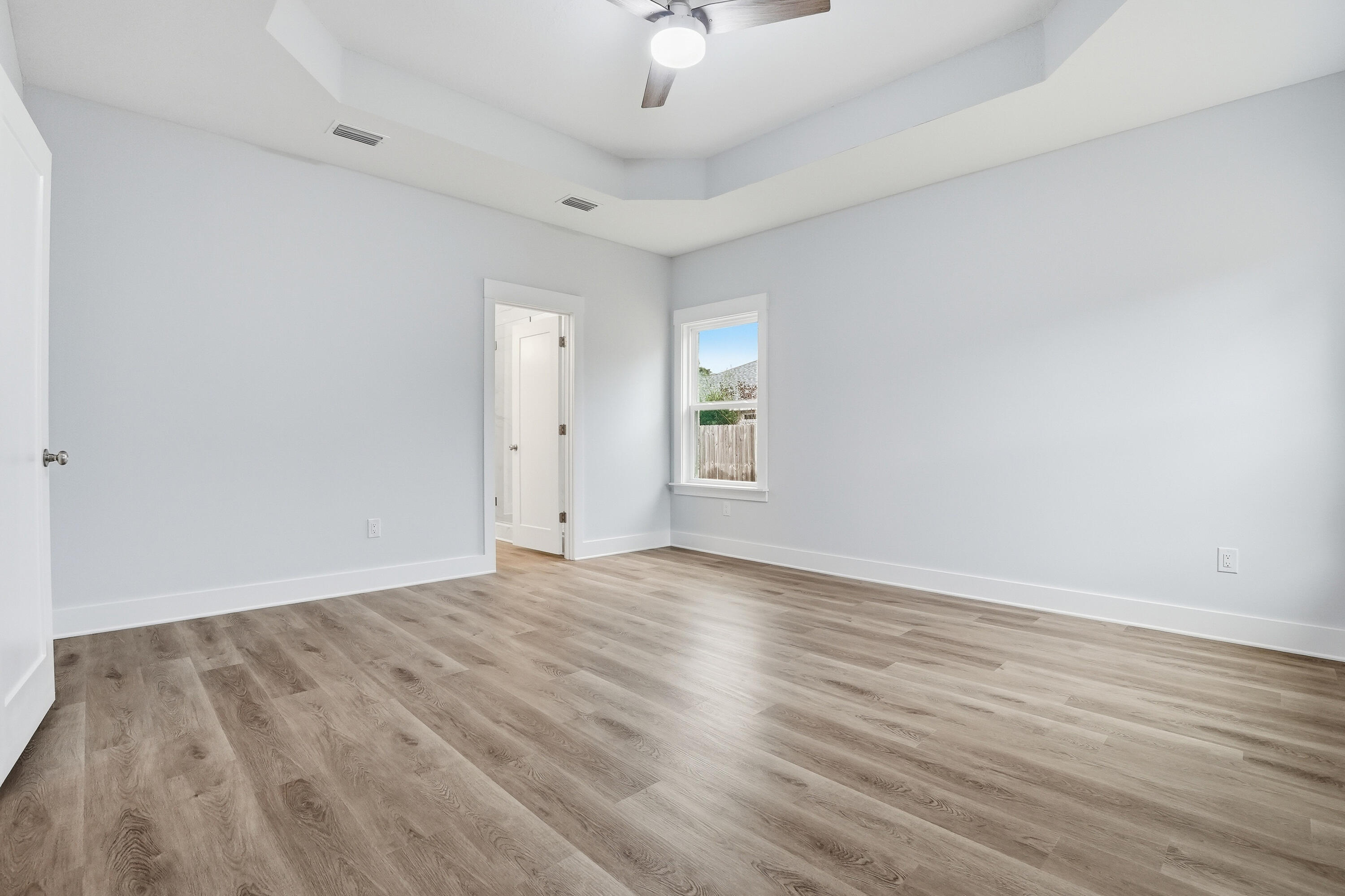 SHALIMAR S/D LOT 8 BLK 5 - Residential