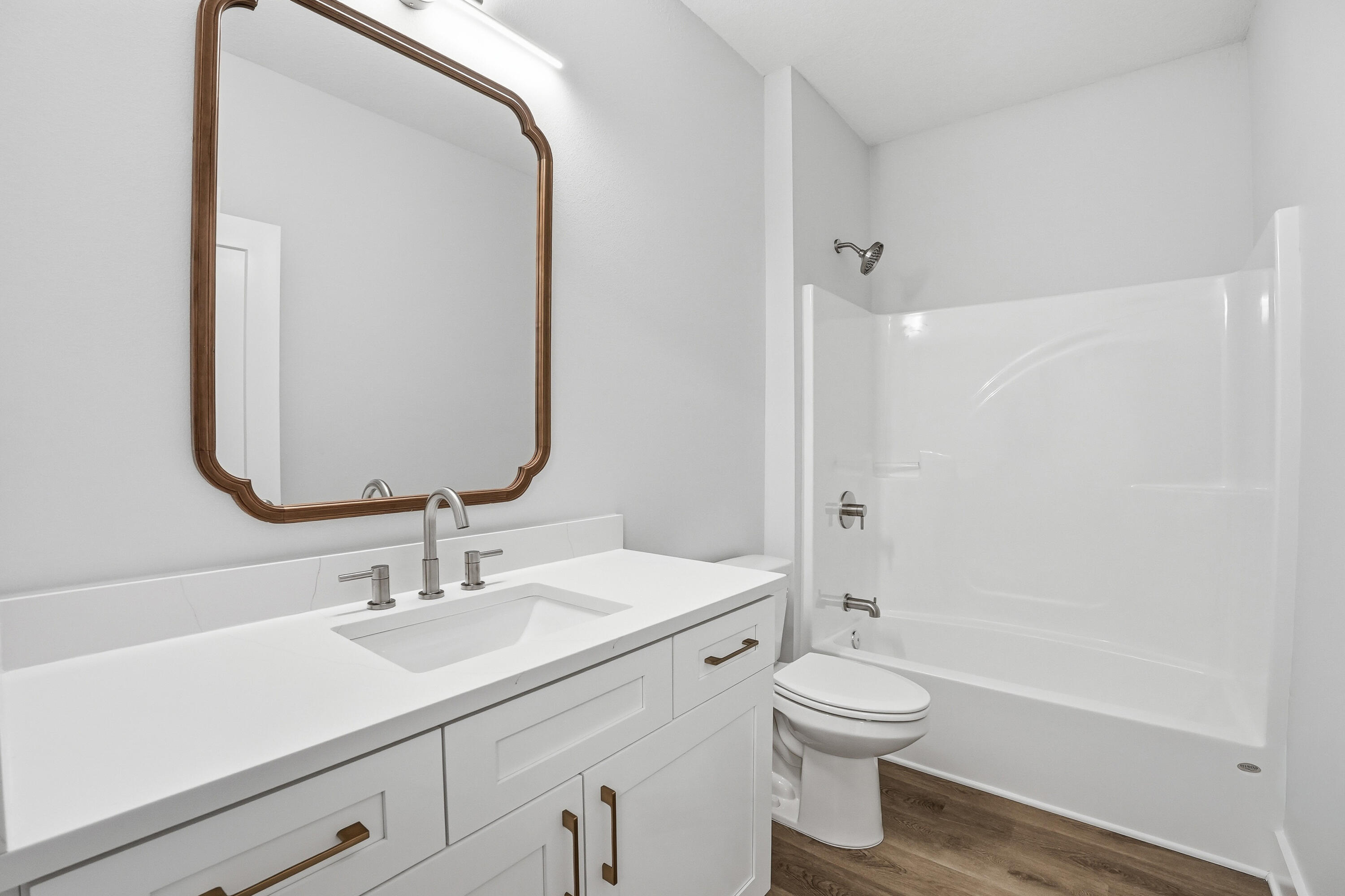 SHALIMAR S/D LOT 8 BLK 5 - Residential