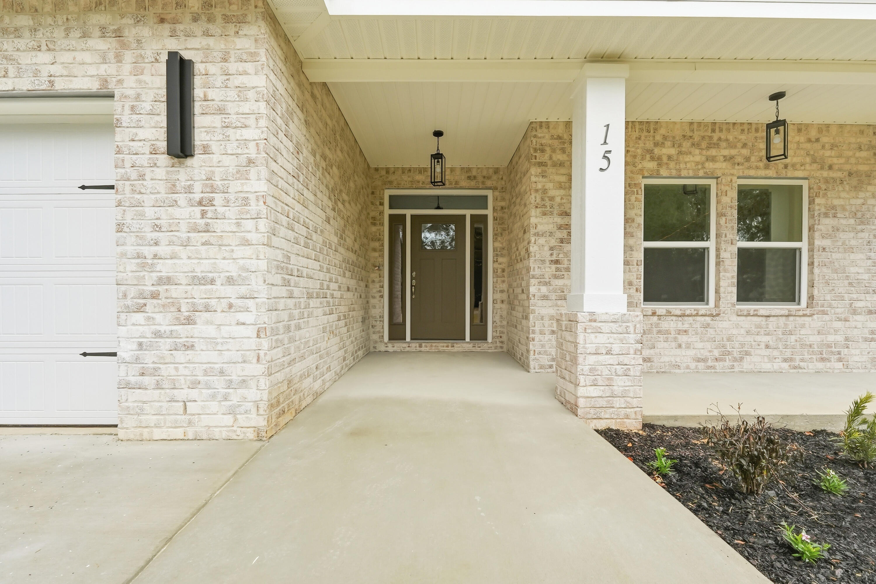 SHALIMAR S/D LOT 8 BLK 5 - Residential