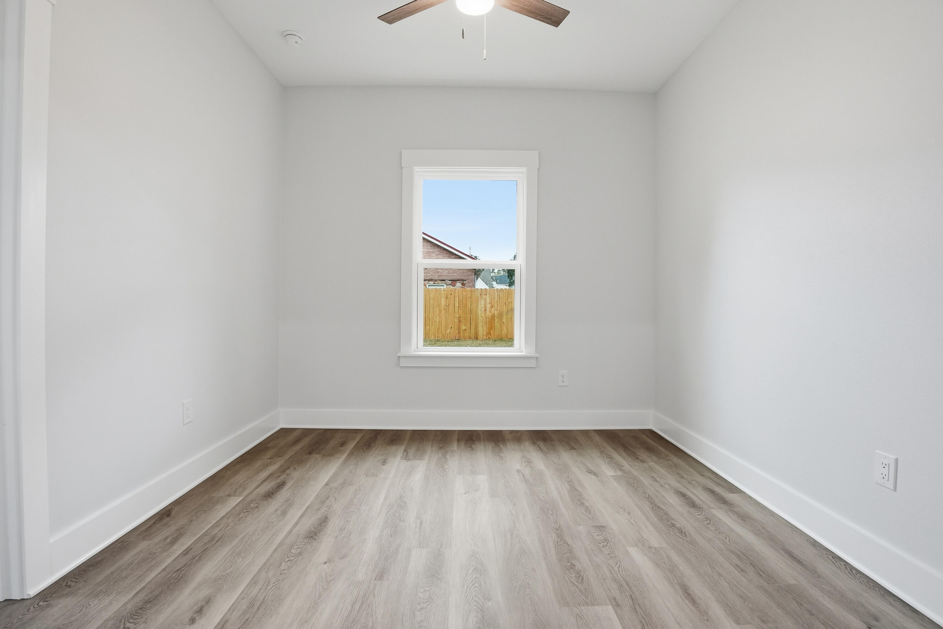 SHALIMAR S/D LOT 8 BLK 5 - Residential