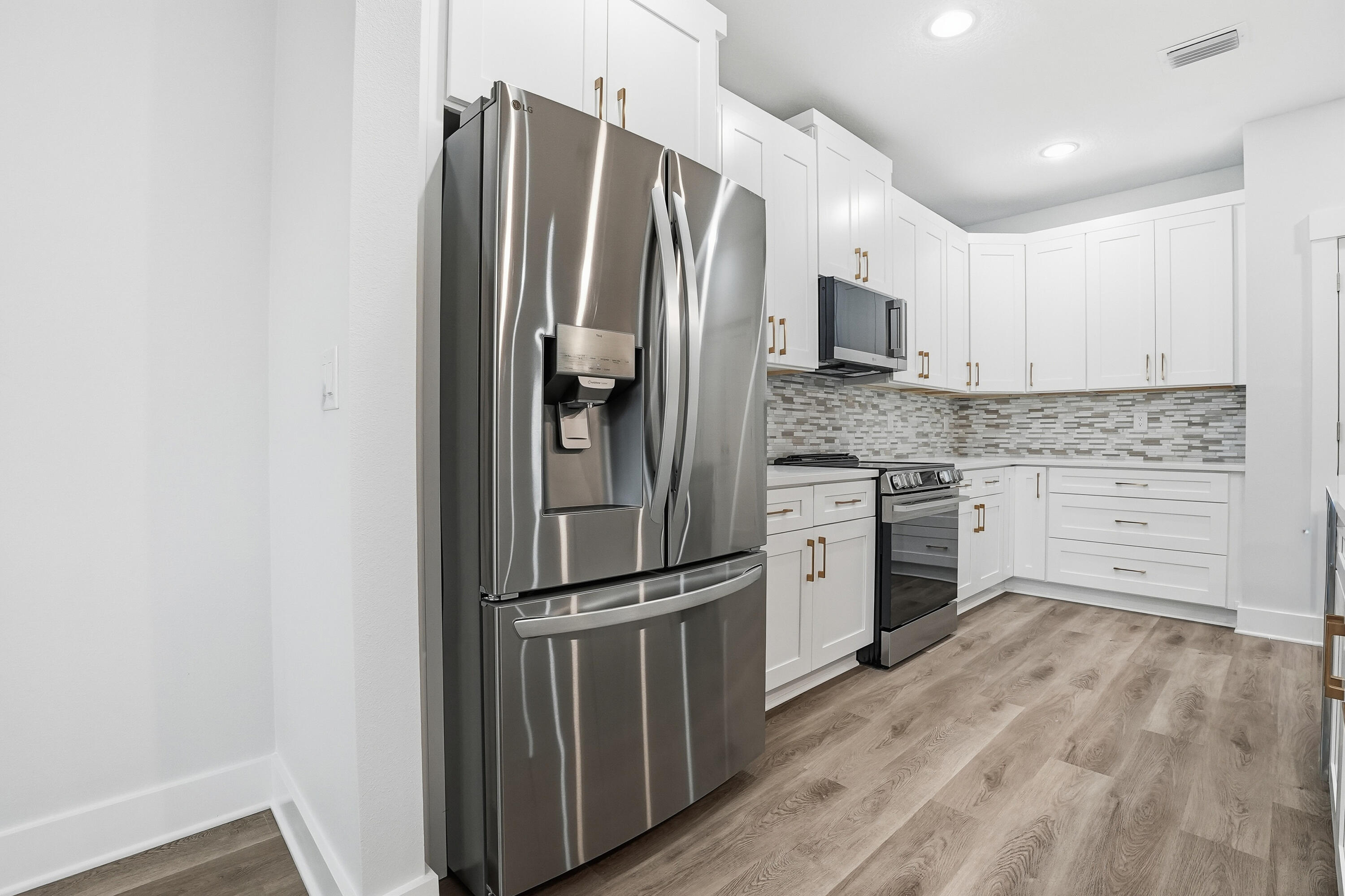 SHALIMAR S/D LOT 8 BLK 5 - Residential