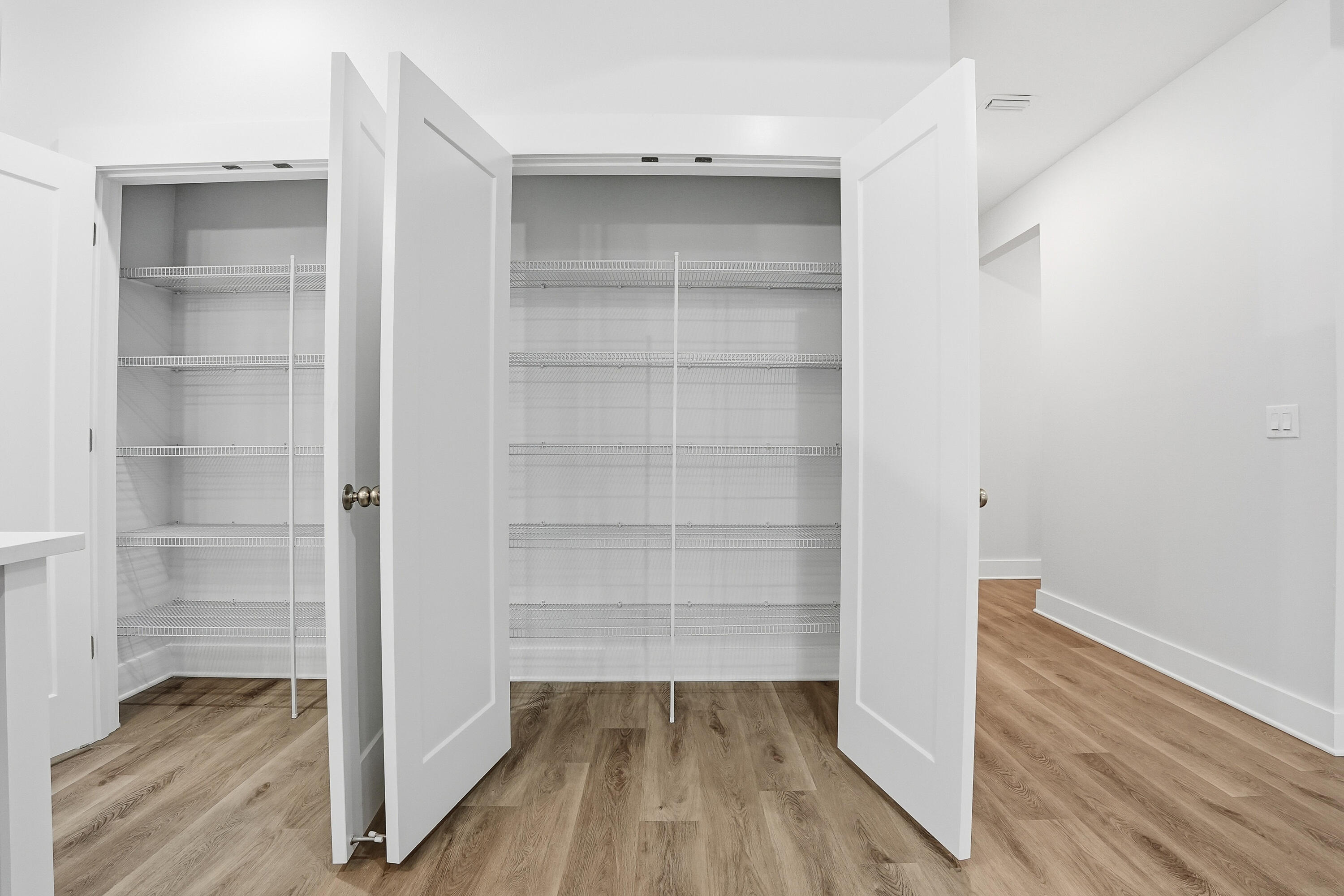 SHALIMAR S/D LOT 8 BLK 5 - Residential