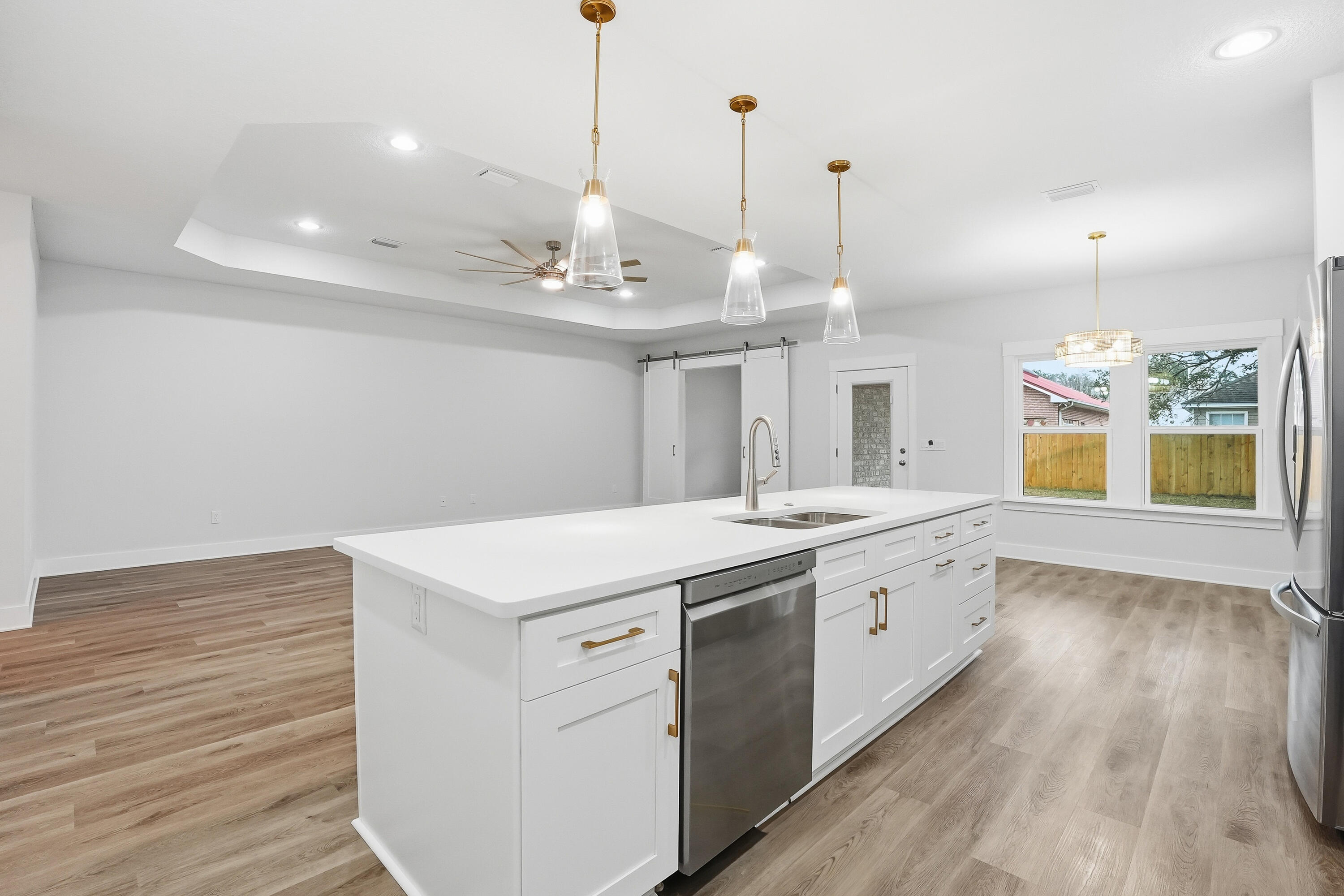 SHALIMAR S/D LOT 8 BLK 5 - Residential