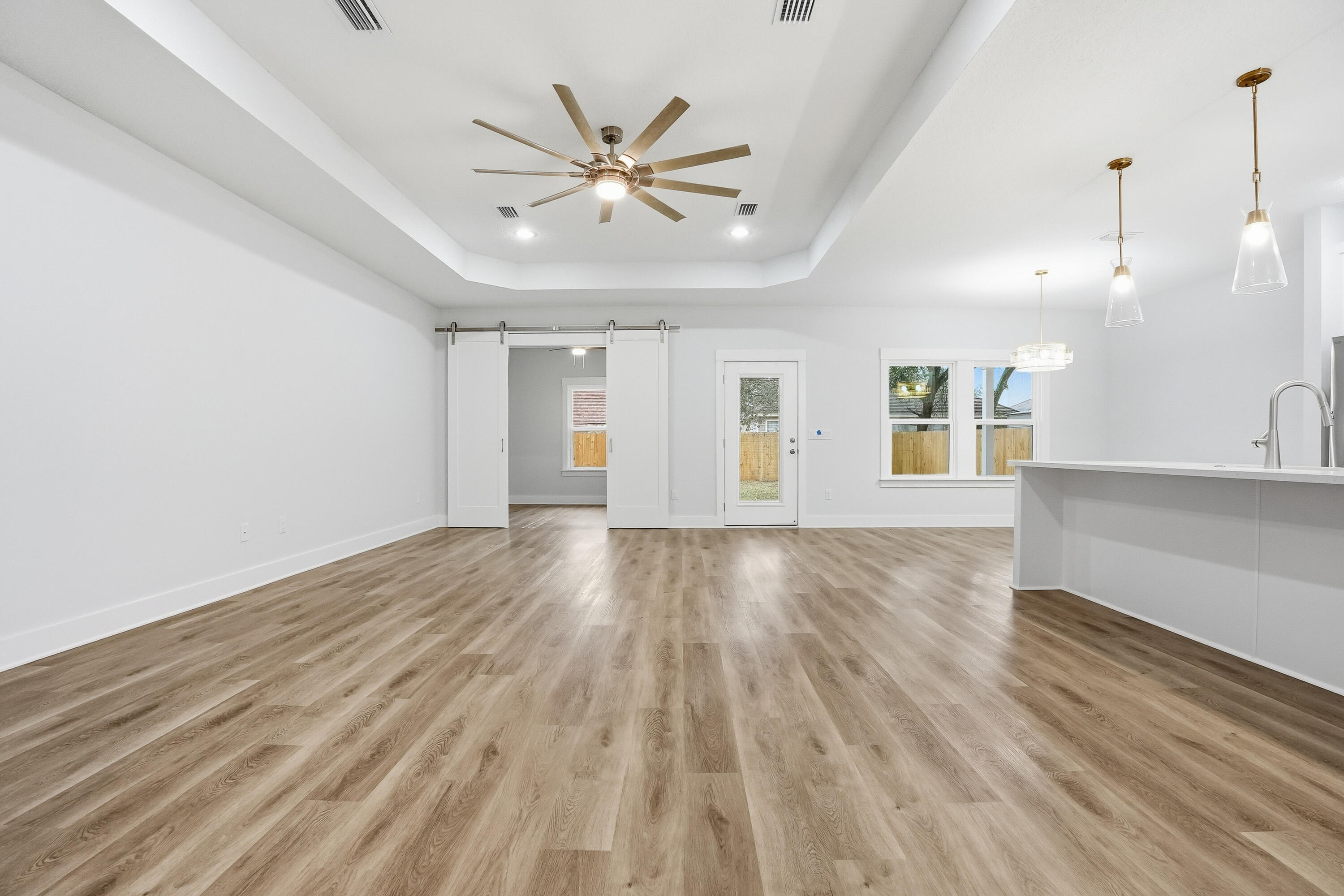 SHALIMAR S/D LOT 8 BLK 5 - Residential