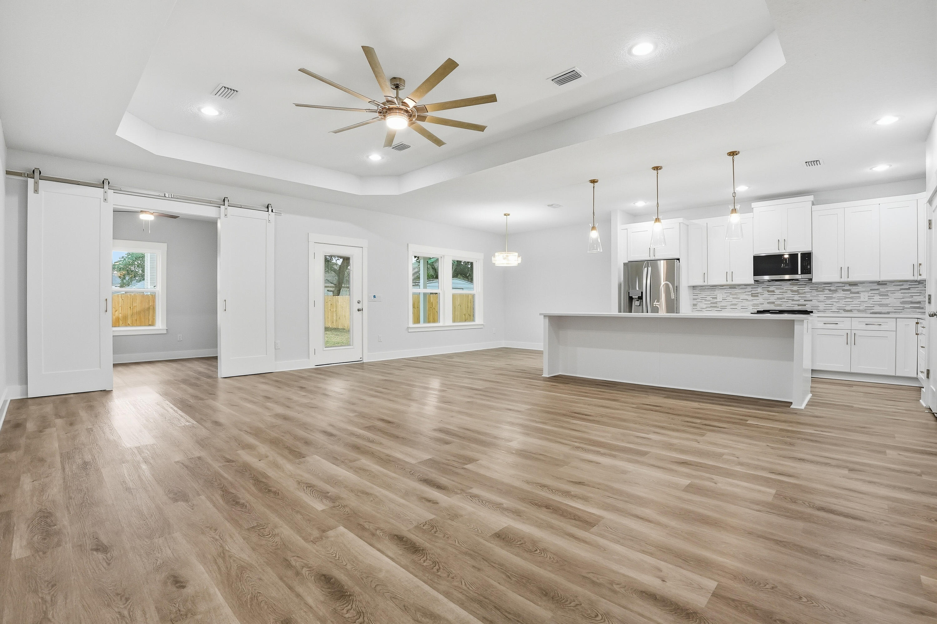 SHALIMAR S/D LOT 8 BLK 5 - Residential