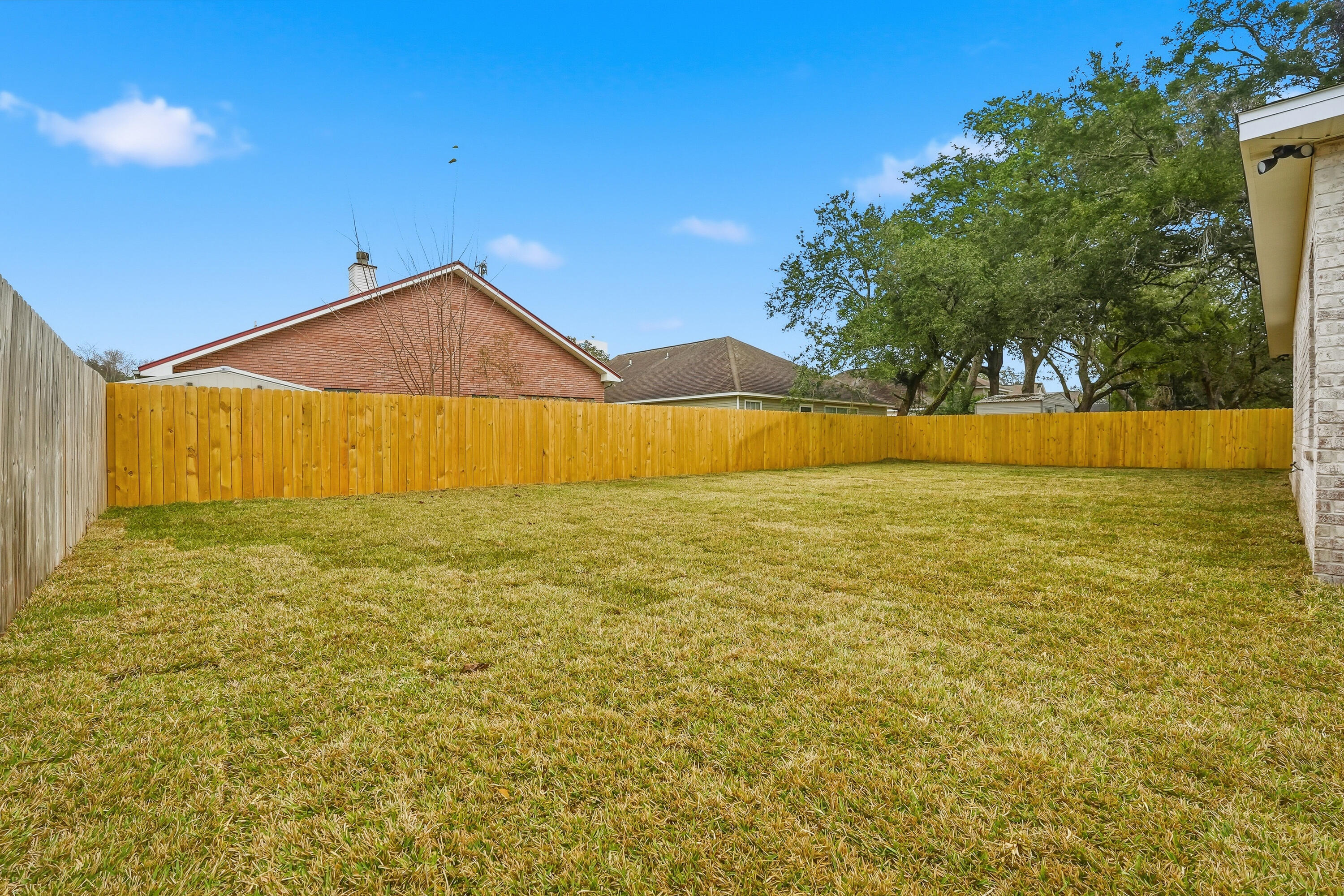 SHALIMAR S/D LOT 8 BLK 5 - Residential