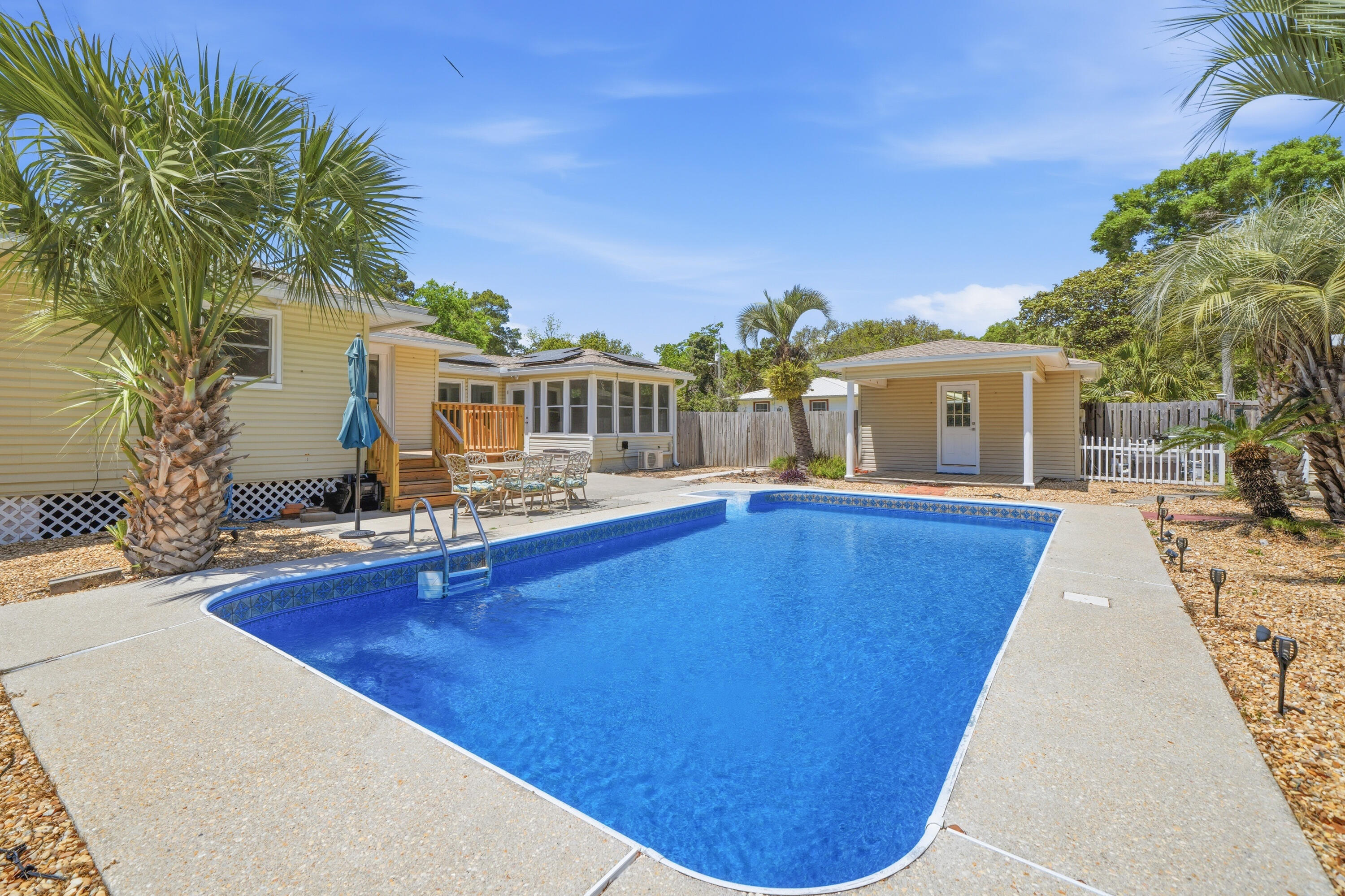 GARNIERS BEACH 7TH - Residential