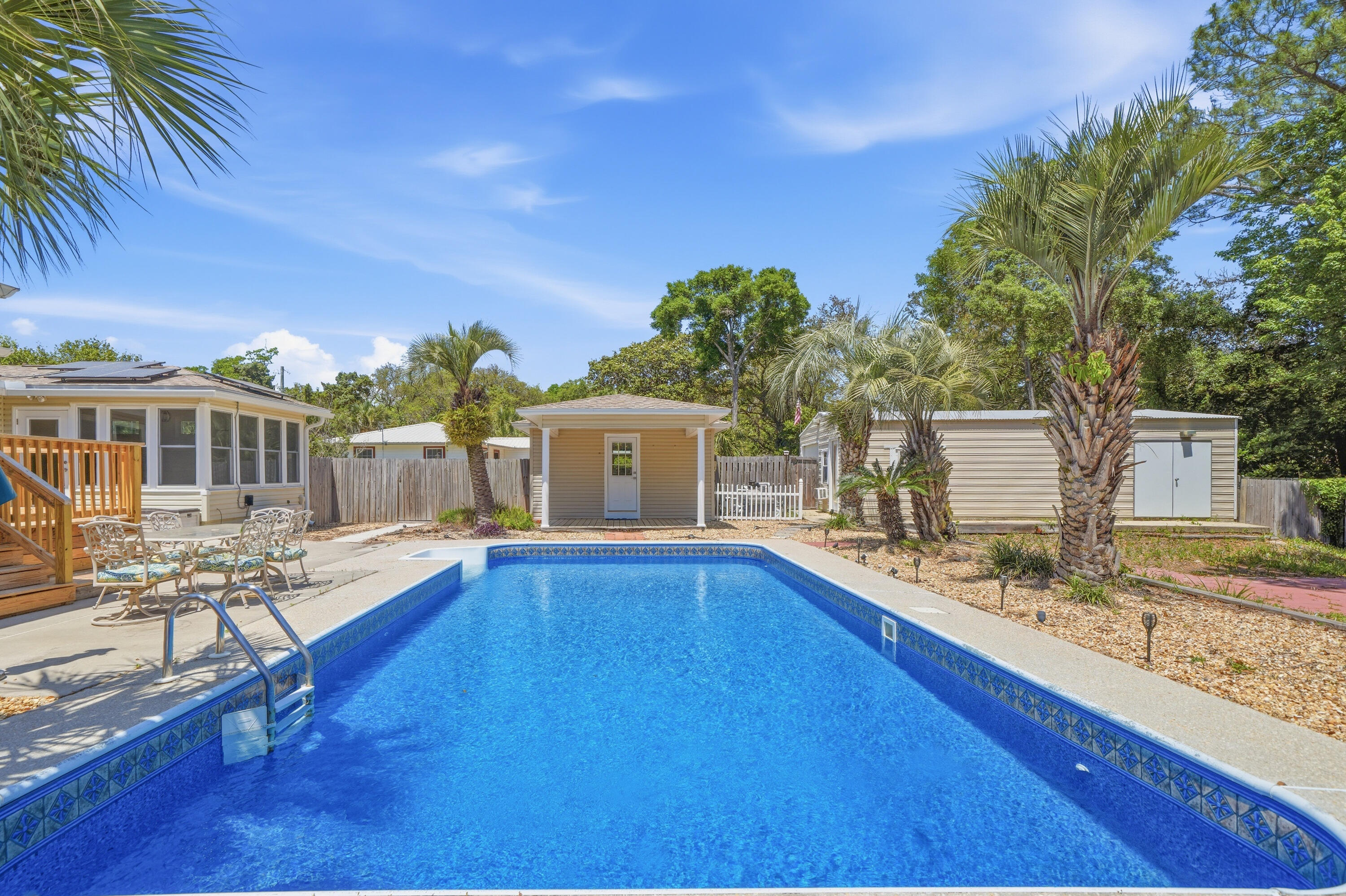 GARNIERS BEACH 7TH - Residential
