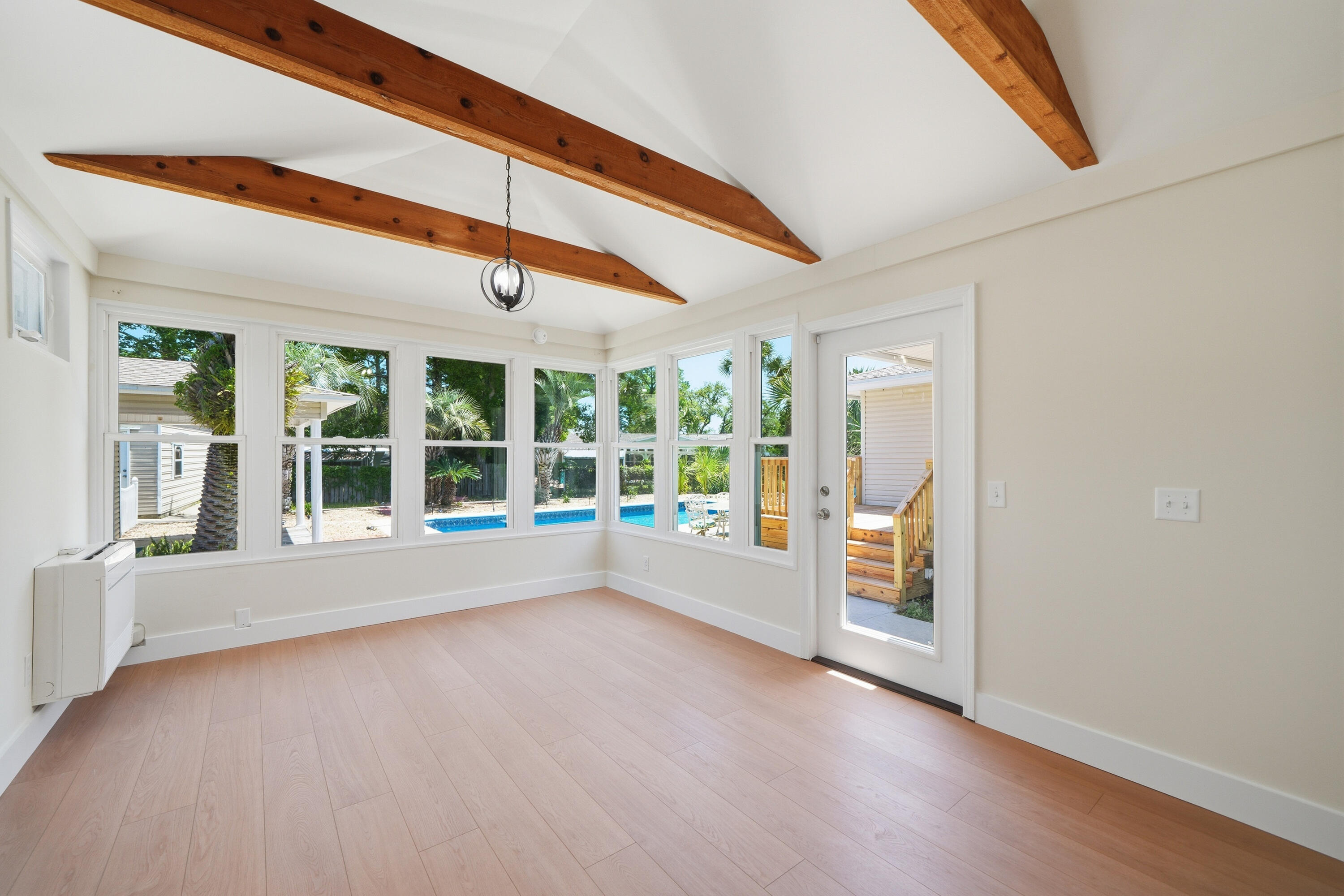 GARNIERS BEACH 7TH - Residential