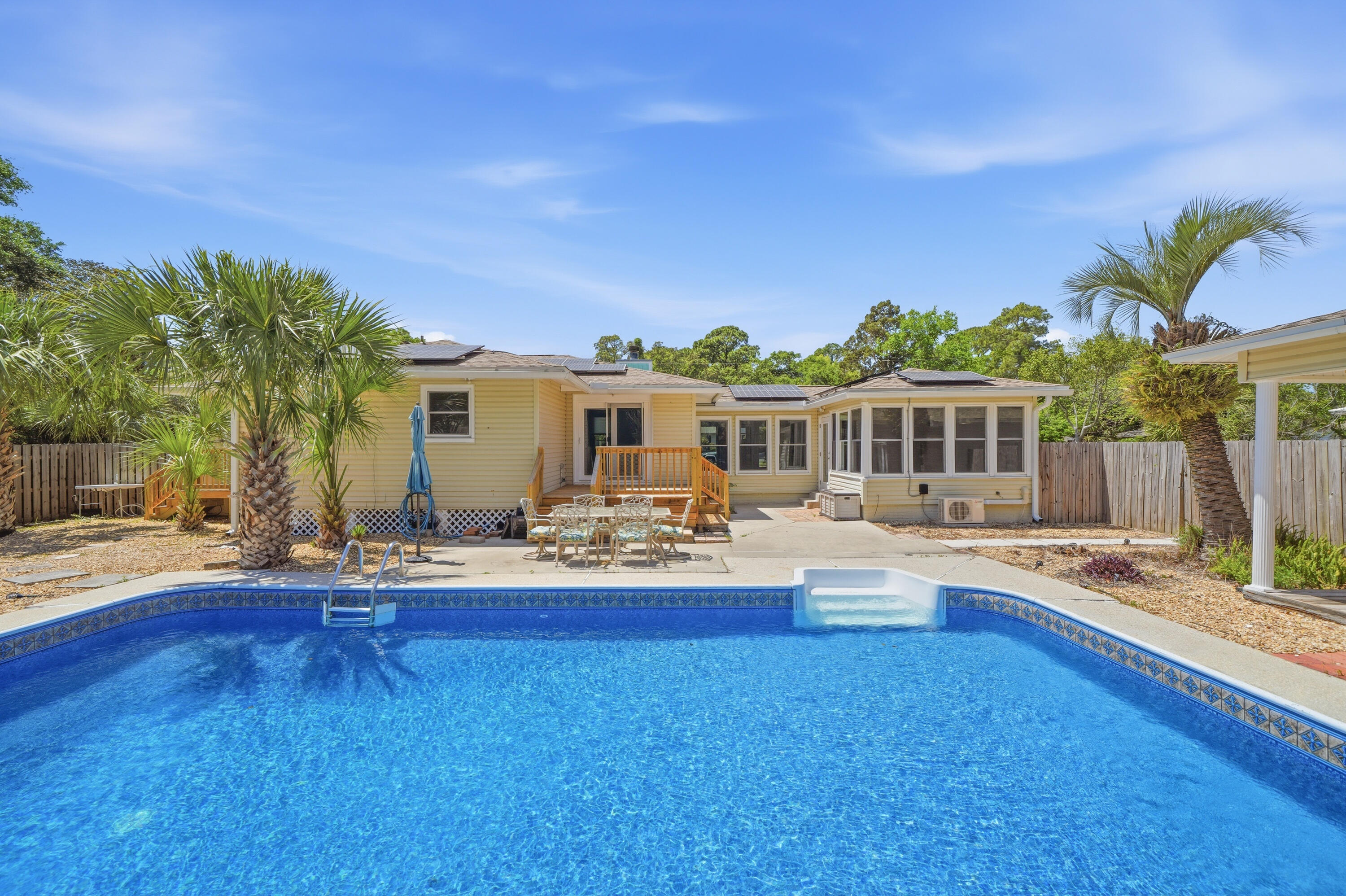 GARNIERS BEACH 7TH - Residential
