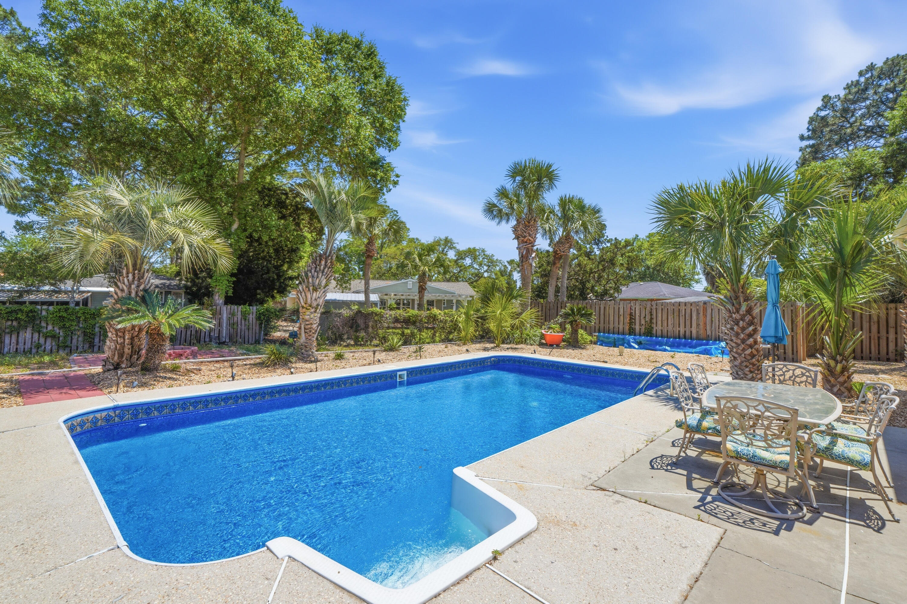 GARNIERS BEACH 7TH - Residential