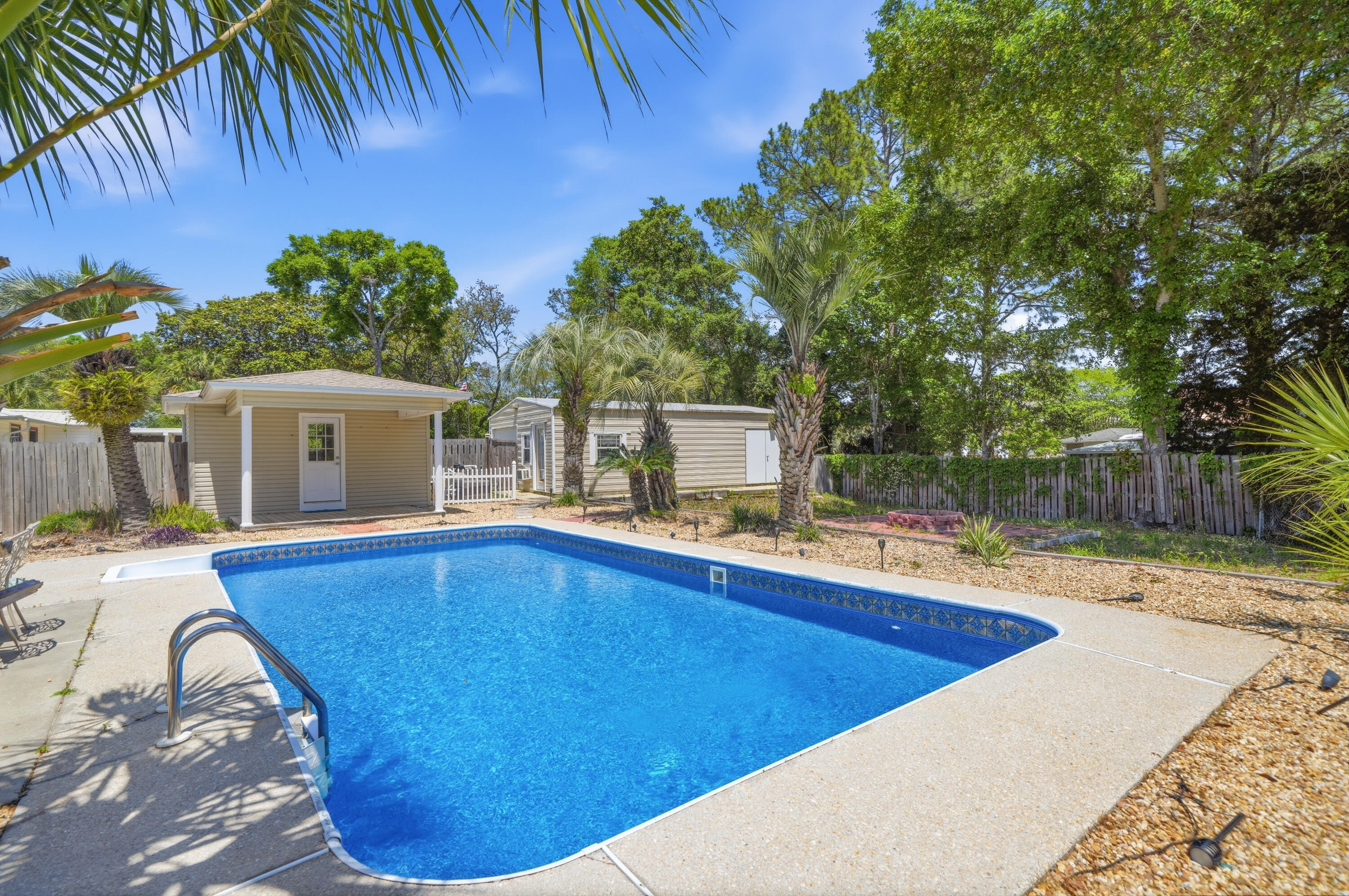 GARNIERS BEACH 7TH - Residential