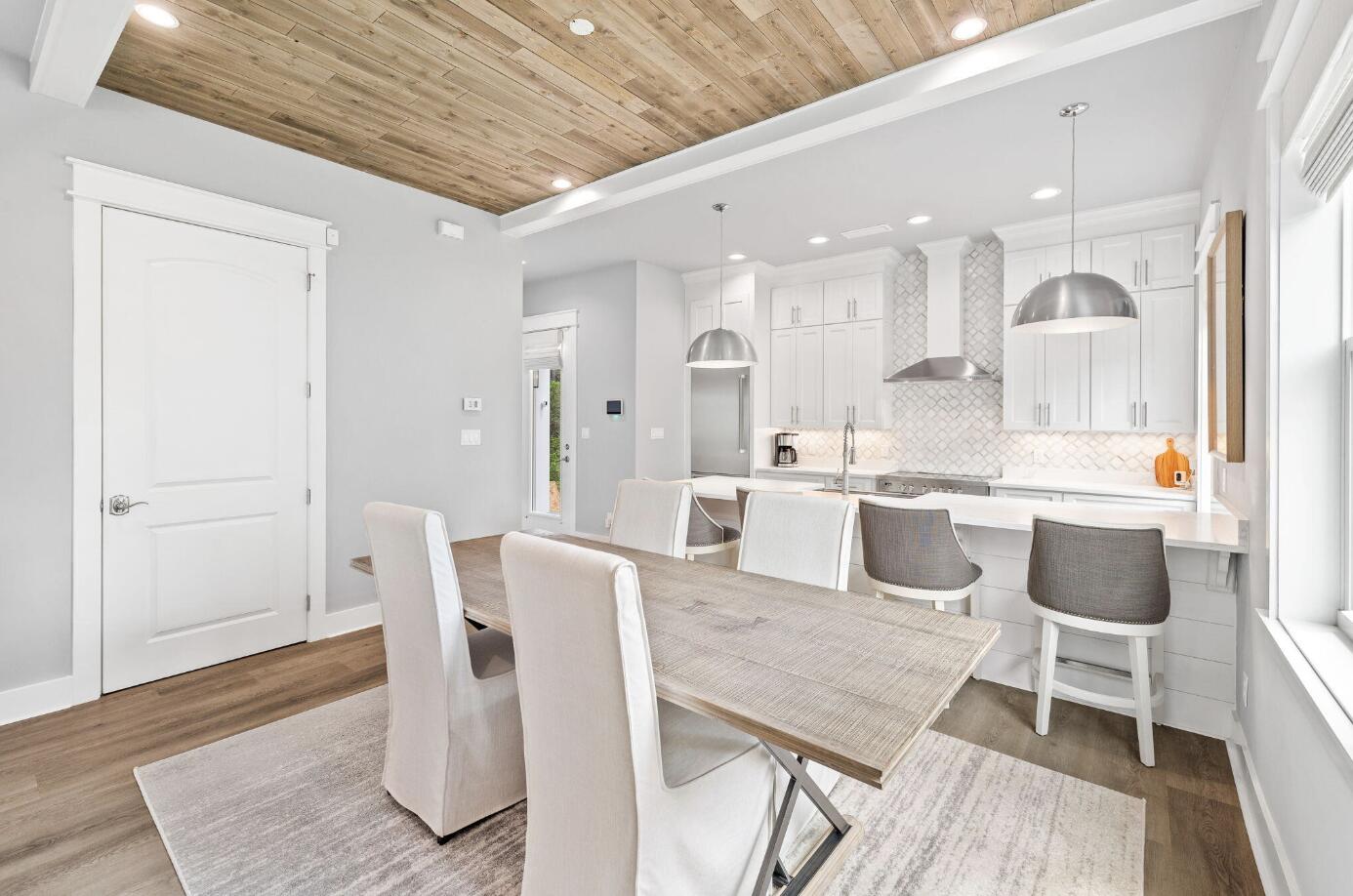 TREETOP VILLAGE - Residential