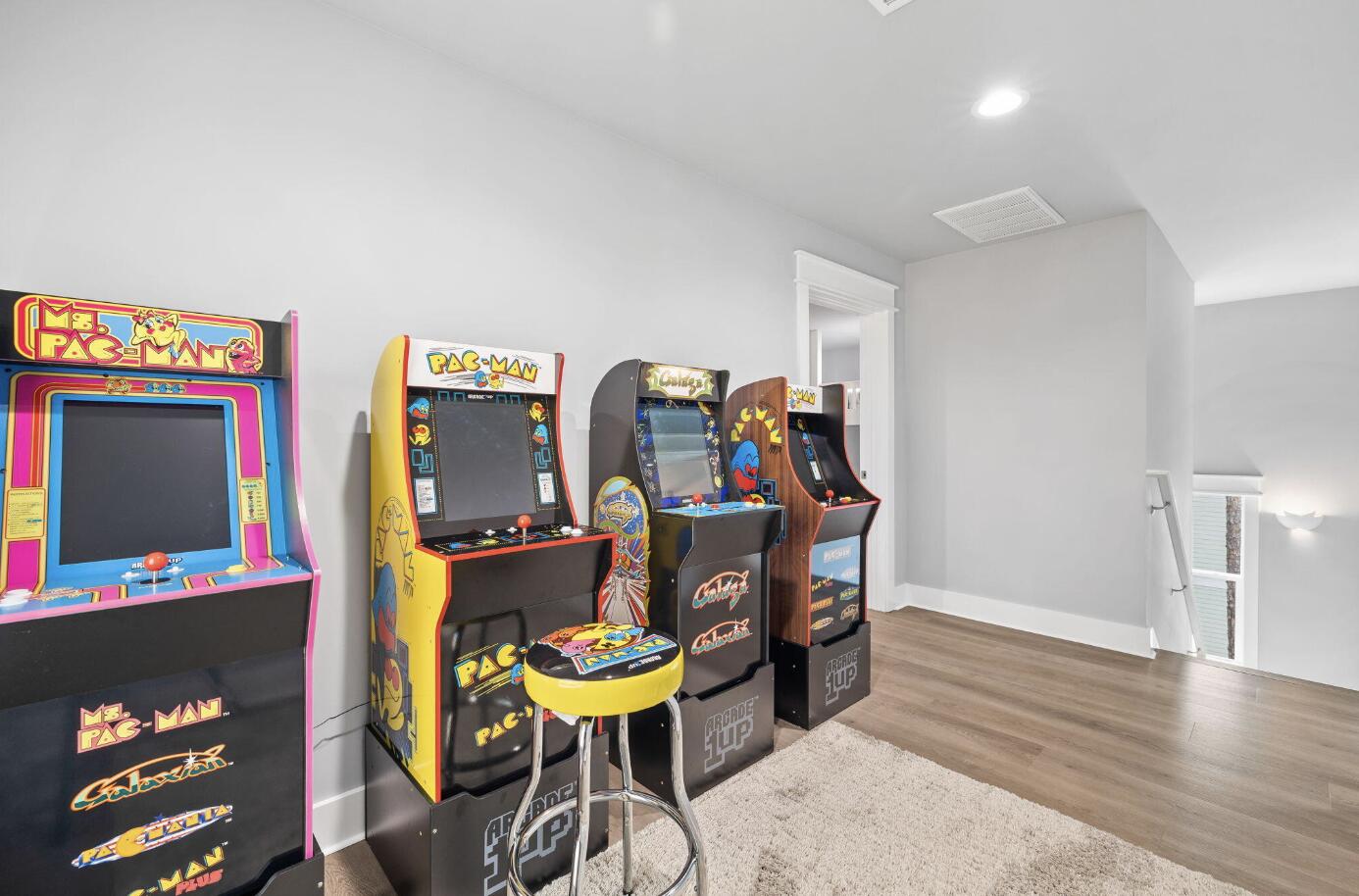 TREETOP VILLAGE - Residential