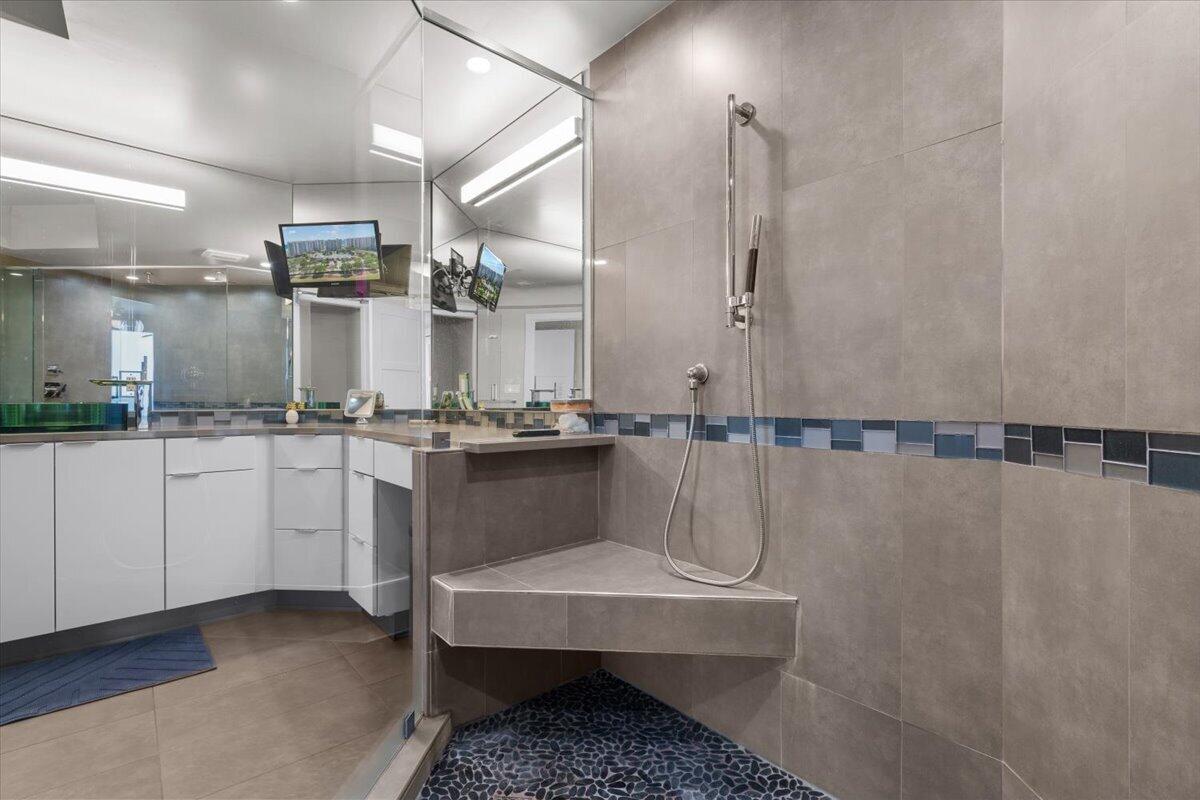 SILVER SHELLS BEACH RESORT - Residential