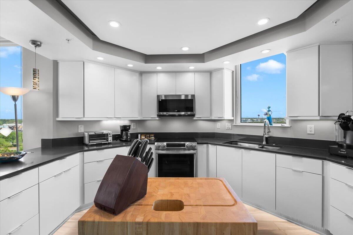 SILVER SHELLS BEACH RESORT - Residential