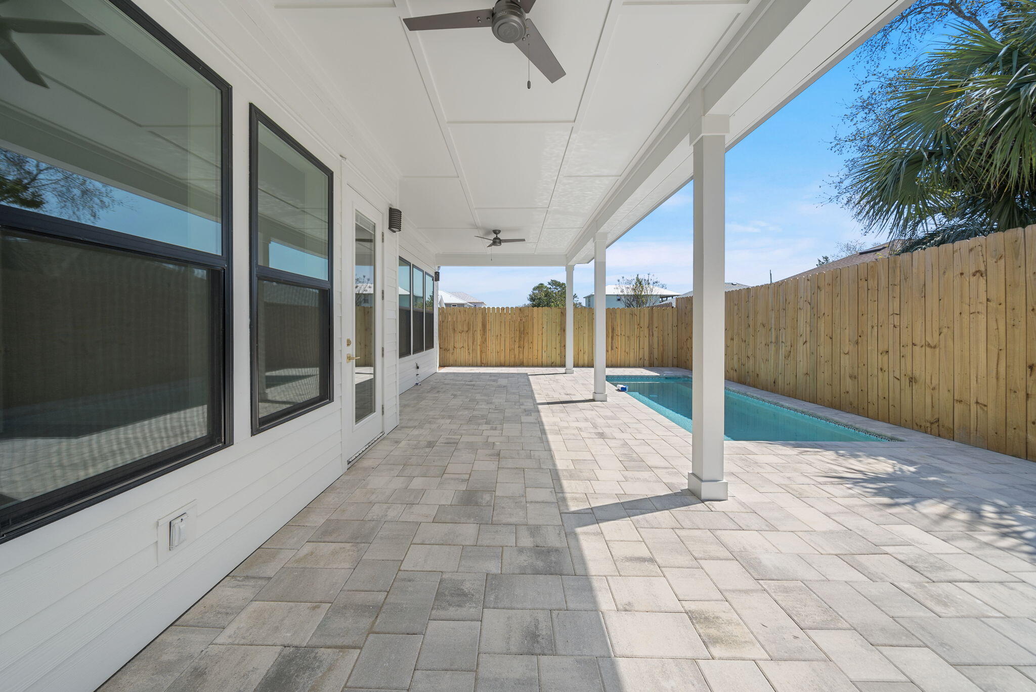 RIVIERA BEACH - Residential