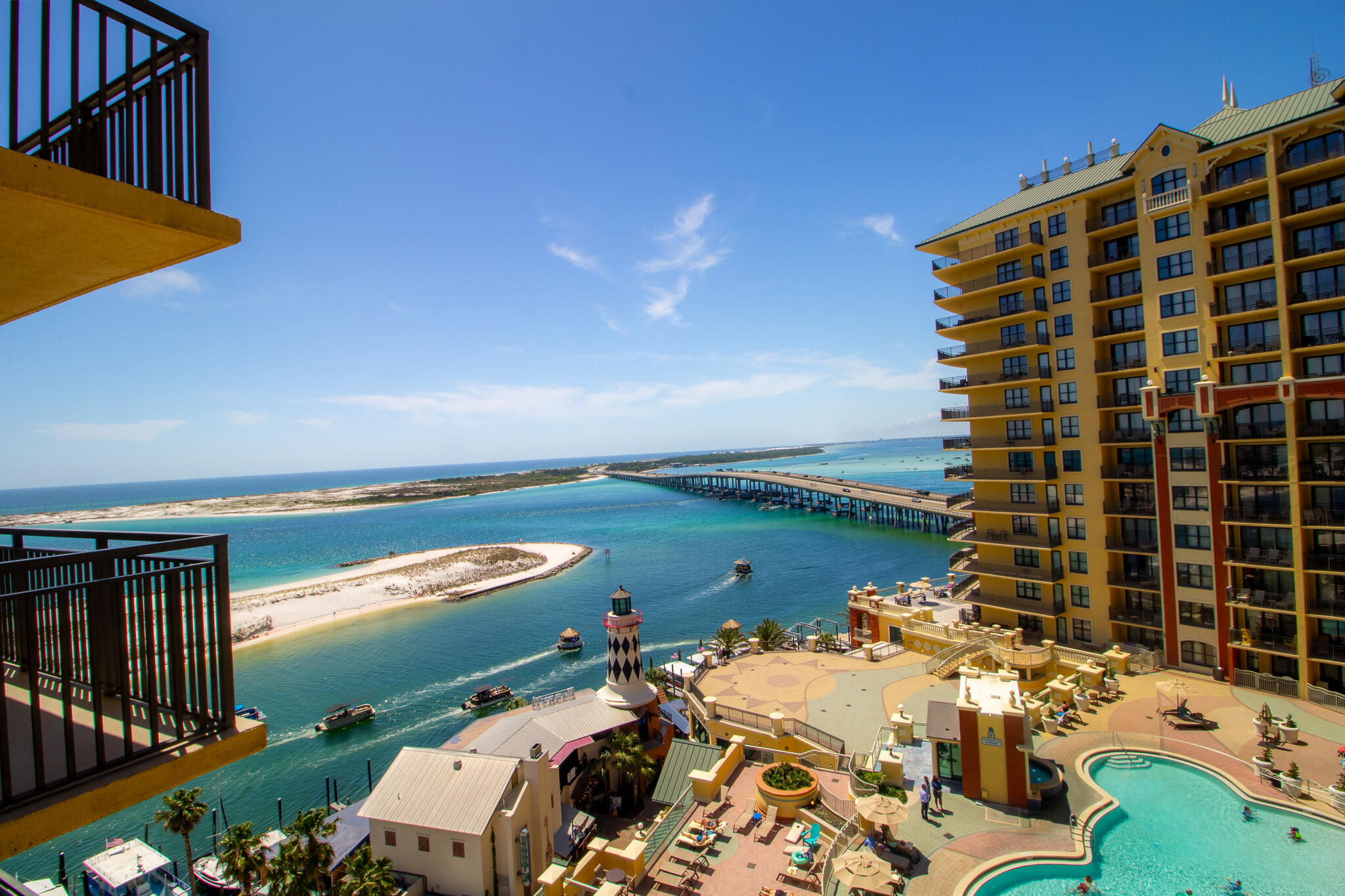 EMERALD GRANDE - Residential