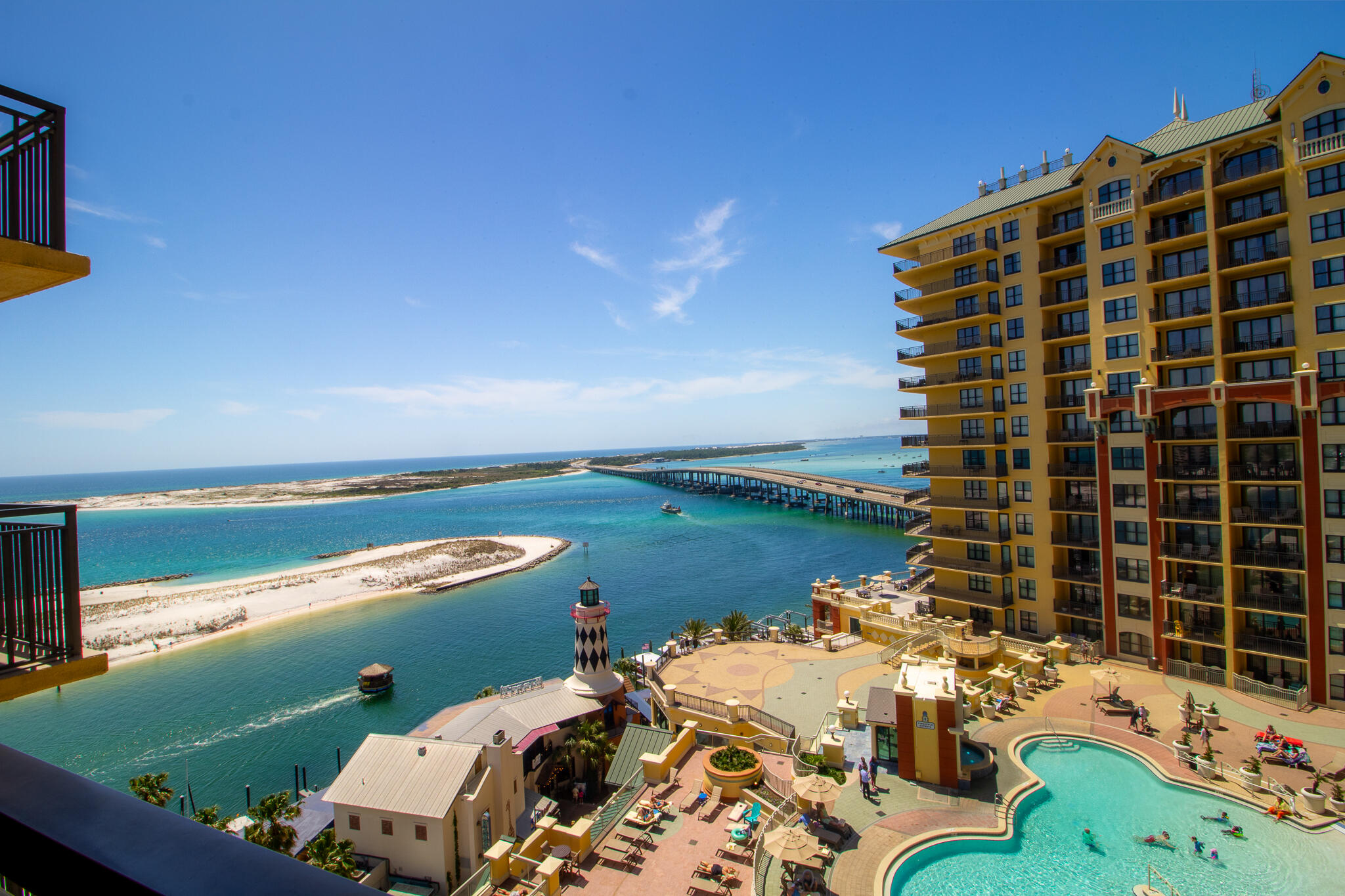 EMERALD GRANDE - Residential