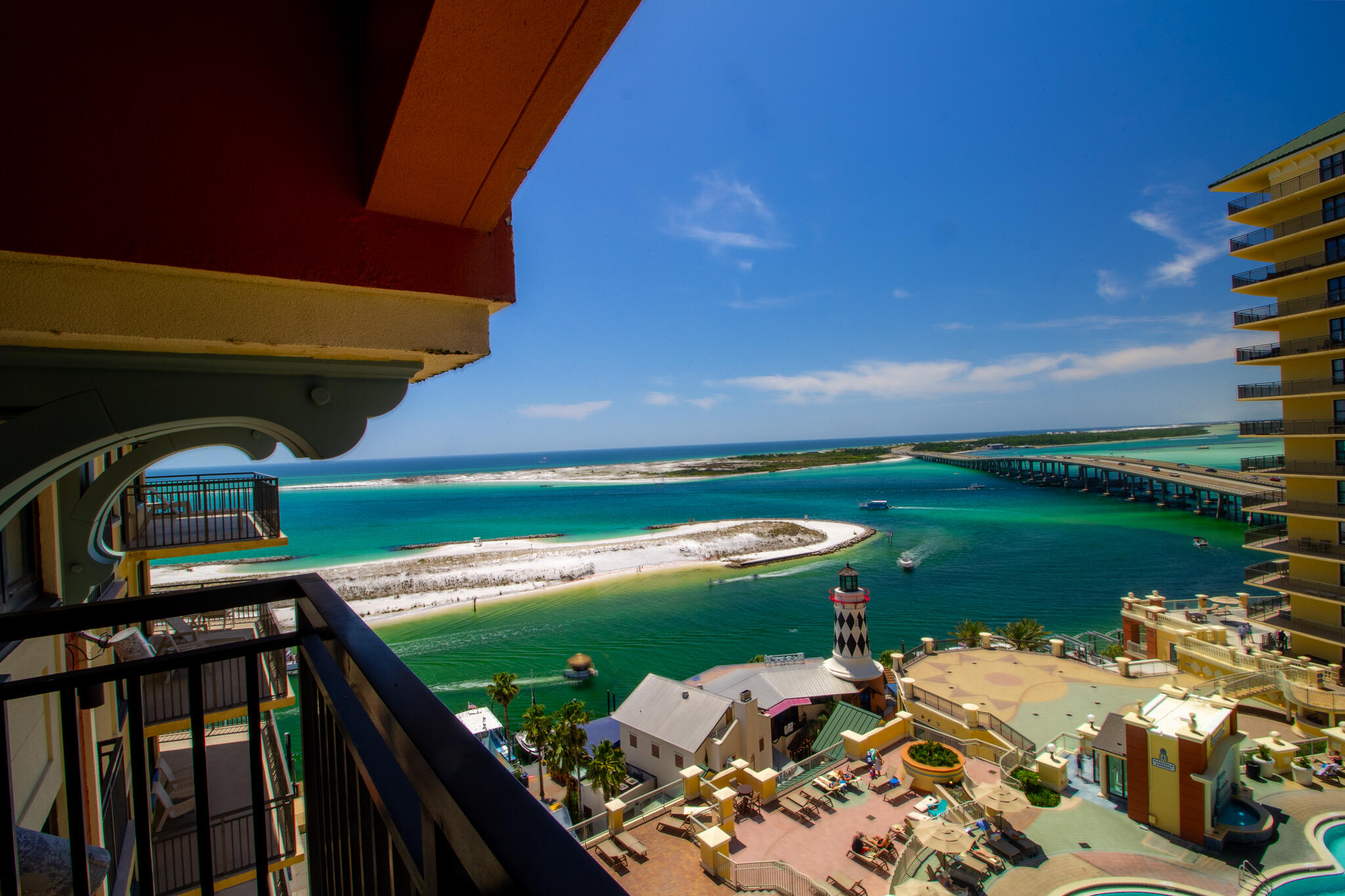 EMERALD GRANDE - Residential