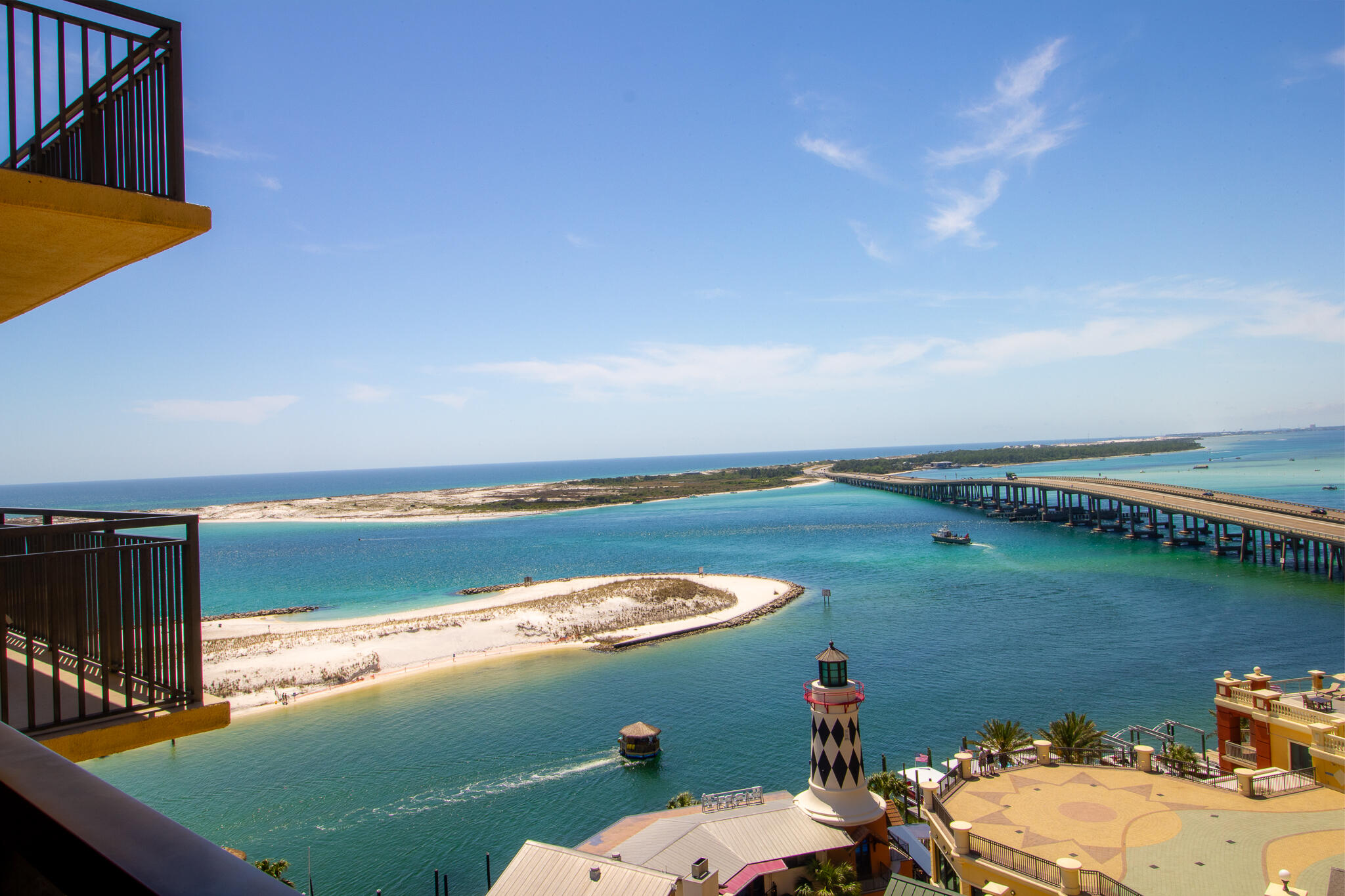 EMERALD GRANDE - Residential