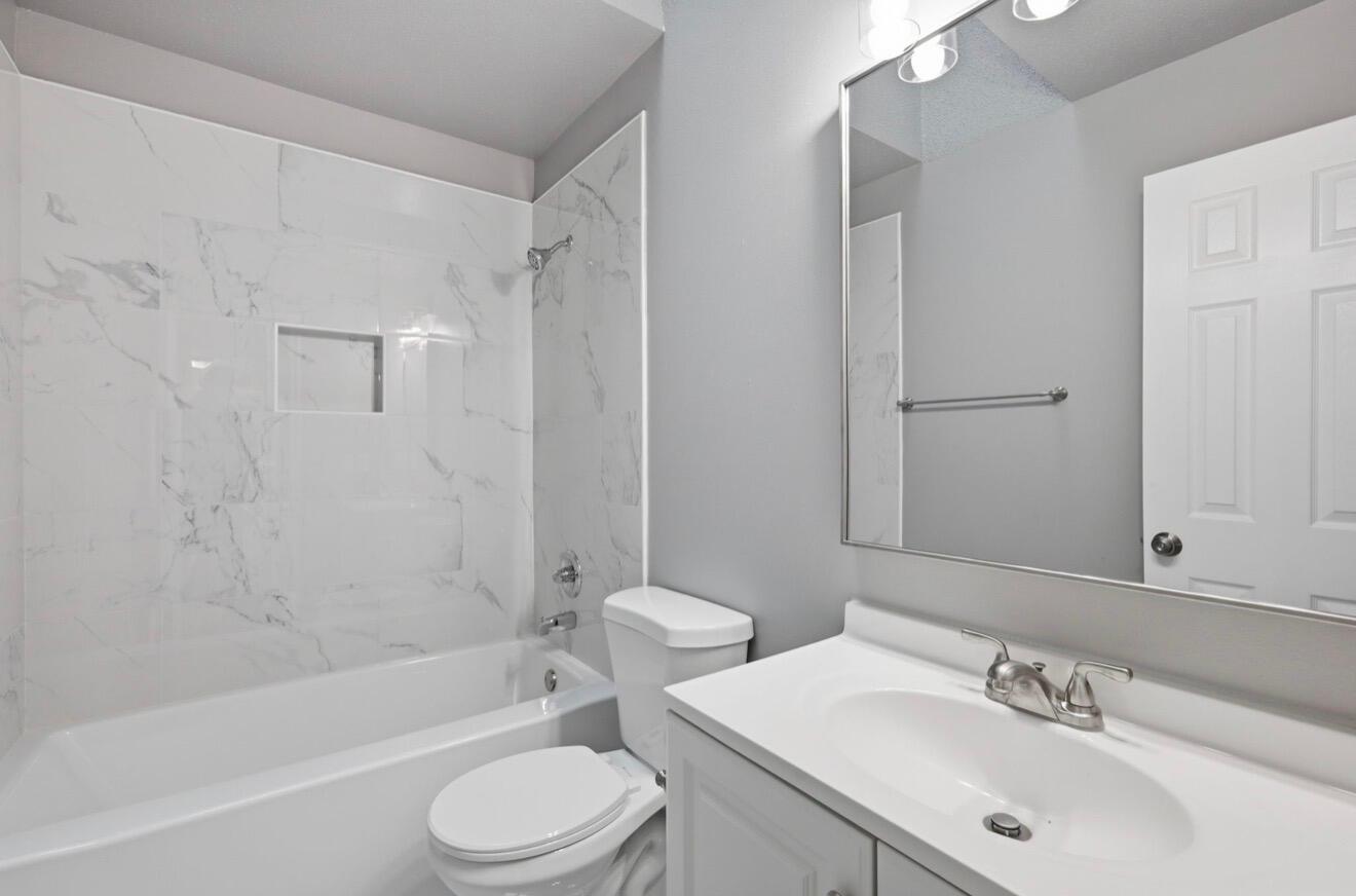 TIMBERLAKE ESTATES - Residential