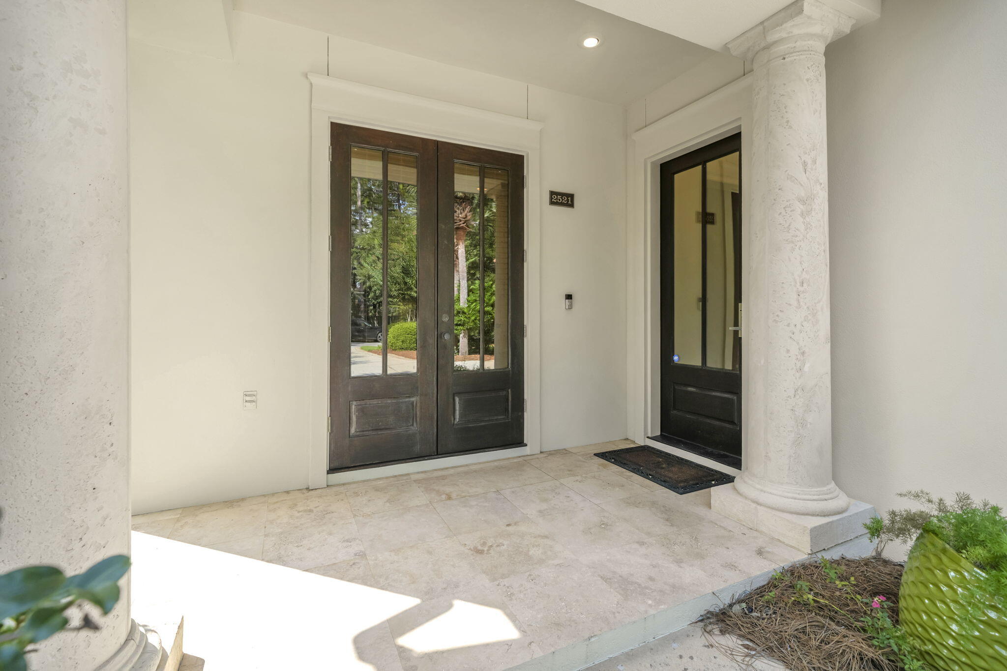 2521 Vineyard Lane