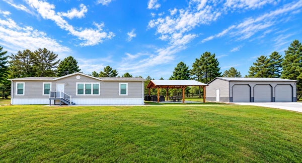 377 WAGNER DR, DEFUNIAK SPRINGS, FL 32433 - Image 2ce5df7f9d7faffe5b0b80c3a313145d/3310743586