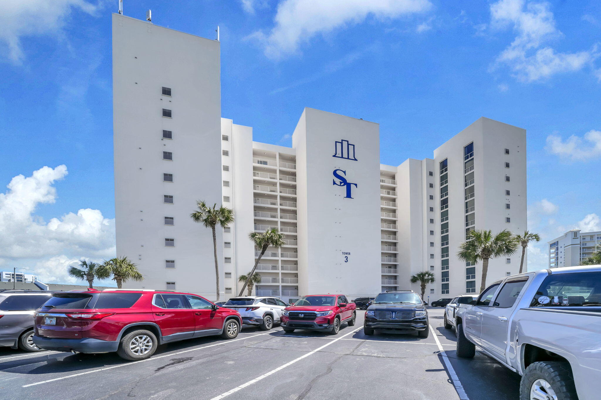 SHORELINE TOWERS 3 - Residential