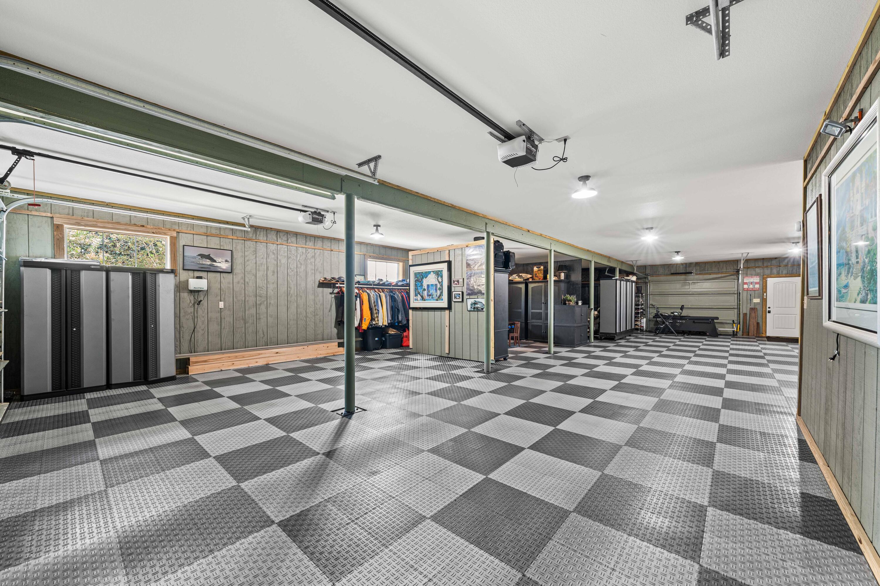 SOUNDSIDE MOORINGS - Residential