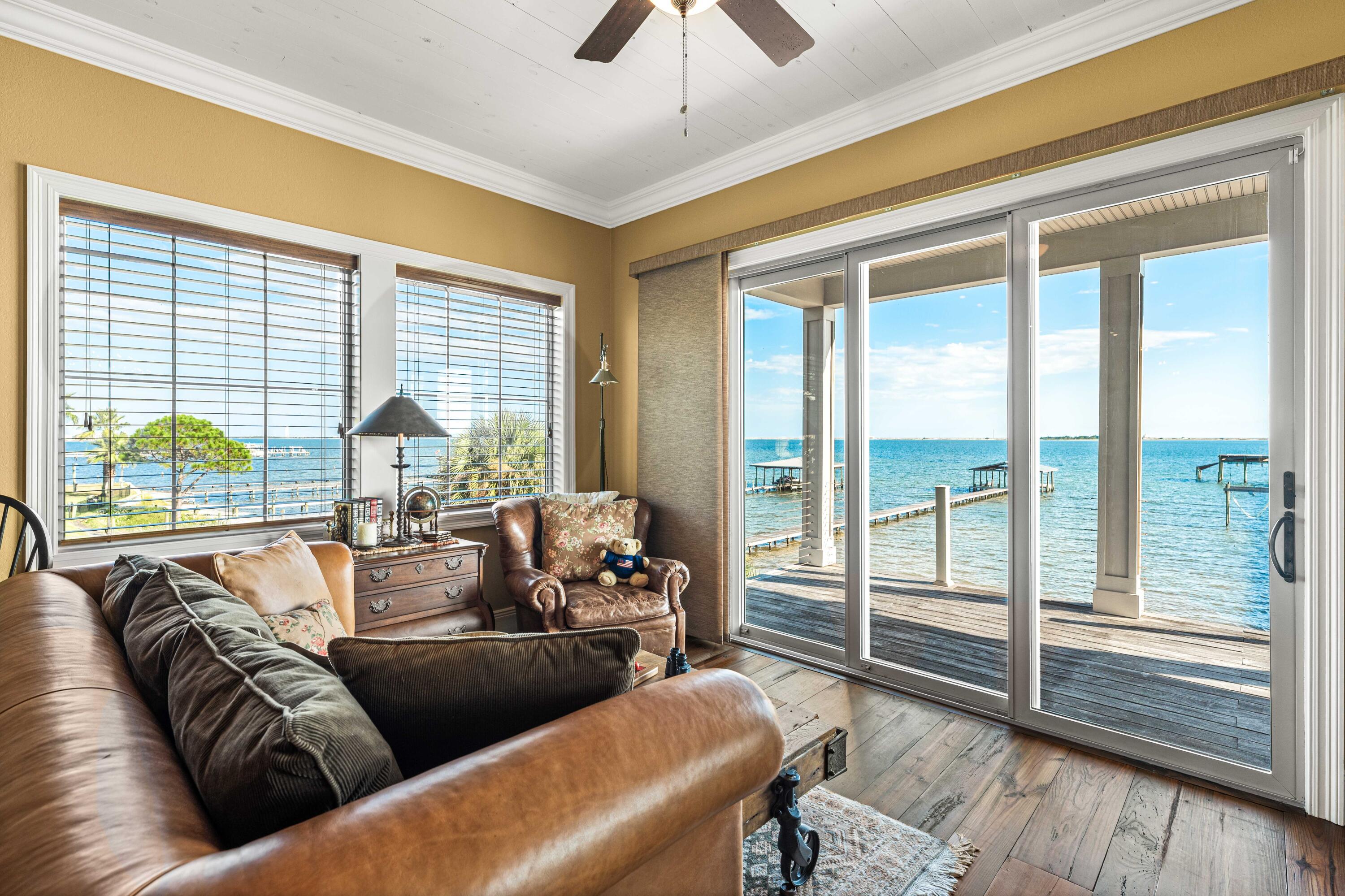 SOUNDSIDE MOORINGS - Residential