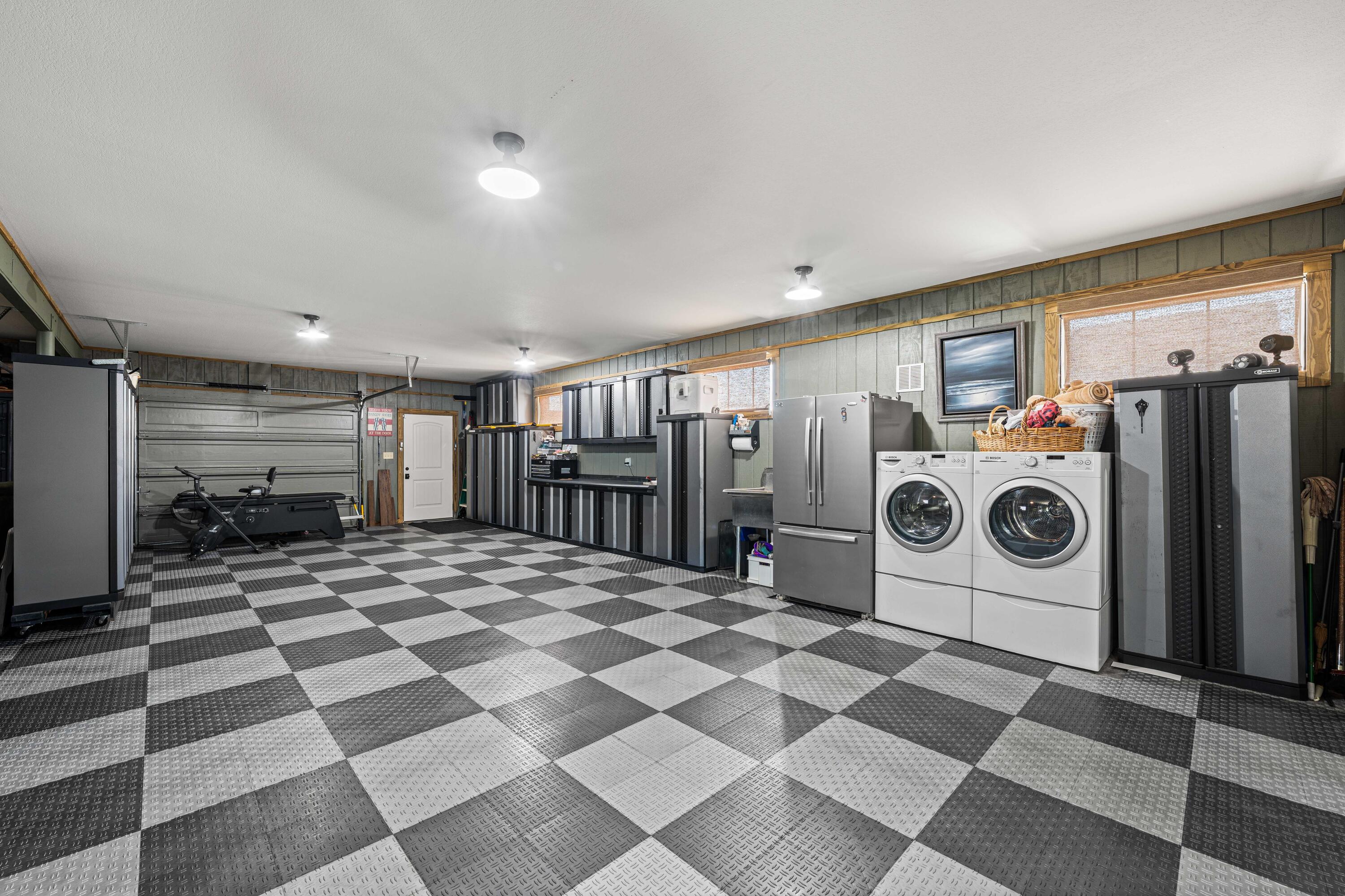 SOUNDSIDE MOORINGS - Residential