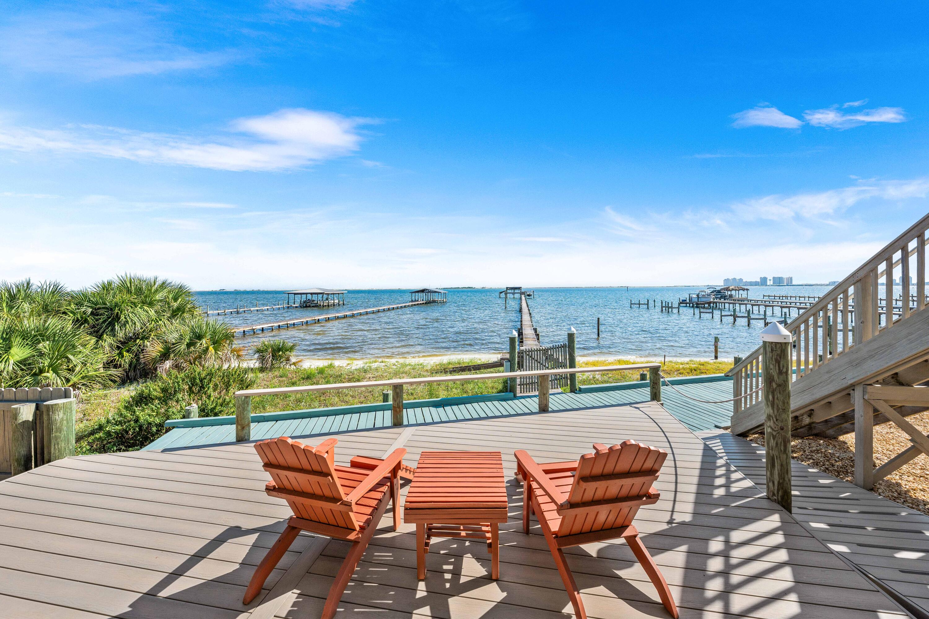 SOUNDSIDE MOORINGS - Residential