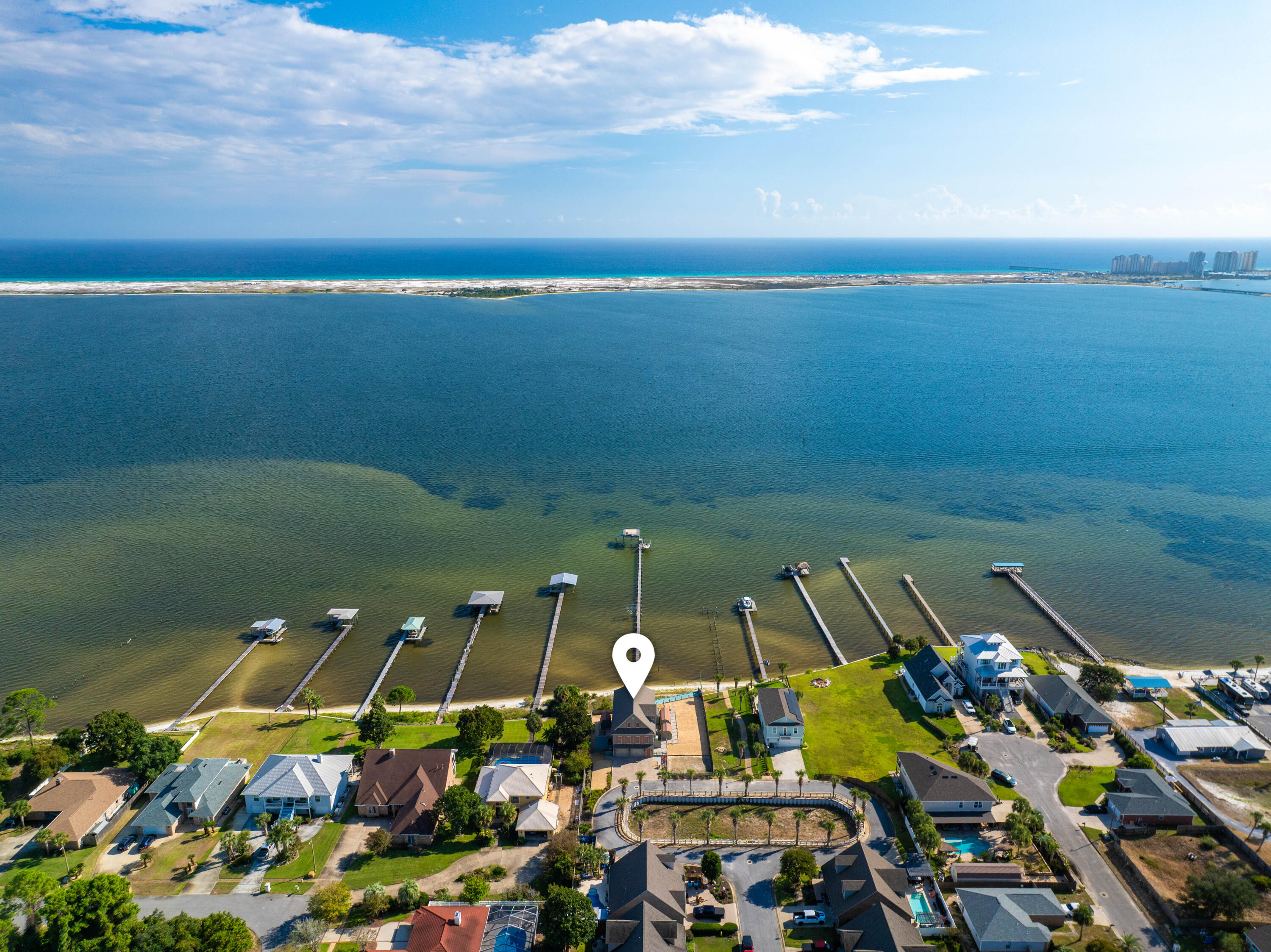 SOUNDSIDE MOORINGS - Residential