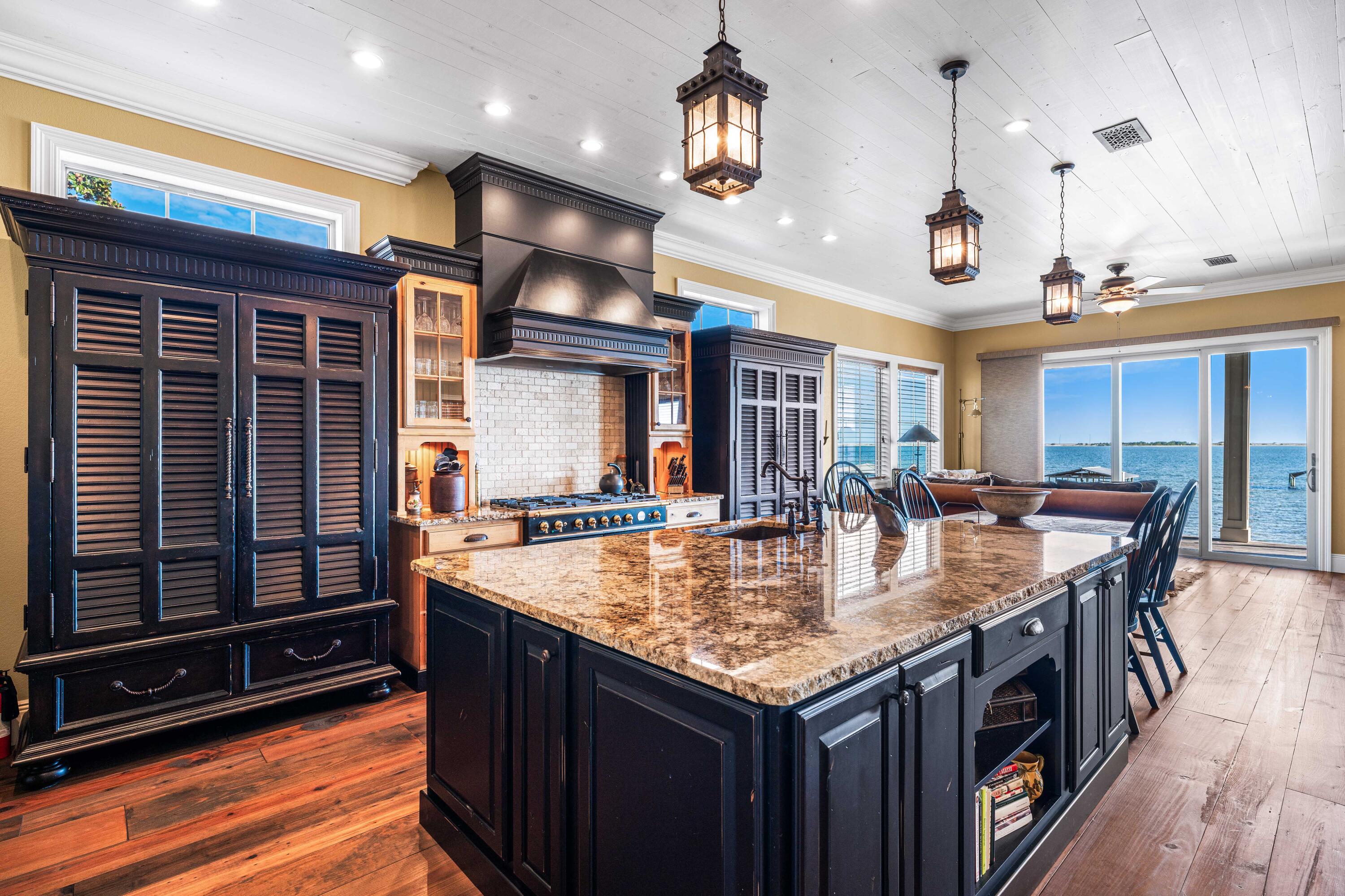 SOUNDSIDE MOORINGS - Residential