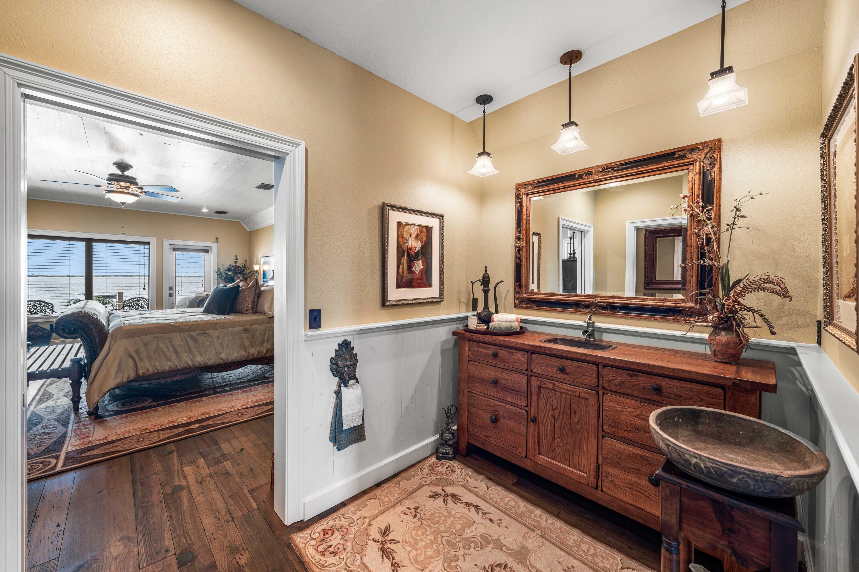 SOUNDSIDE MOORINGS - Residential