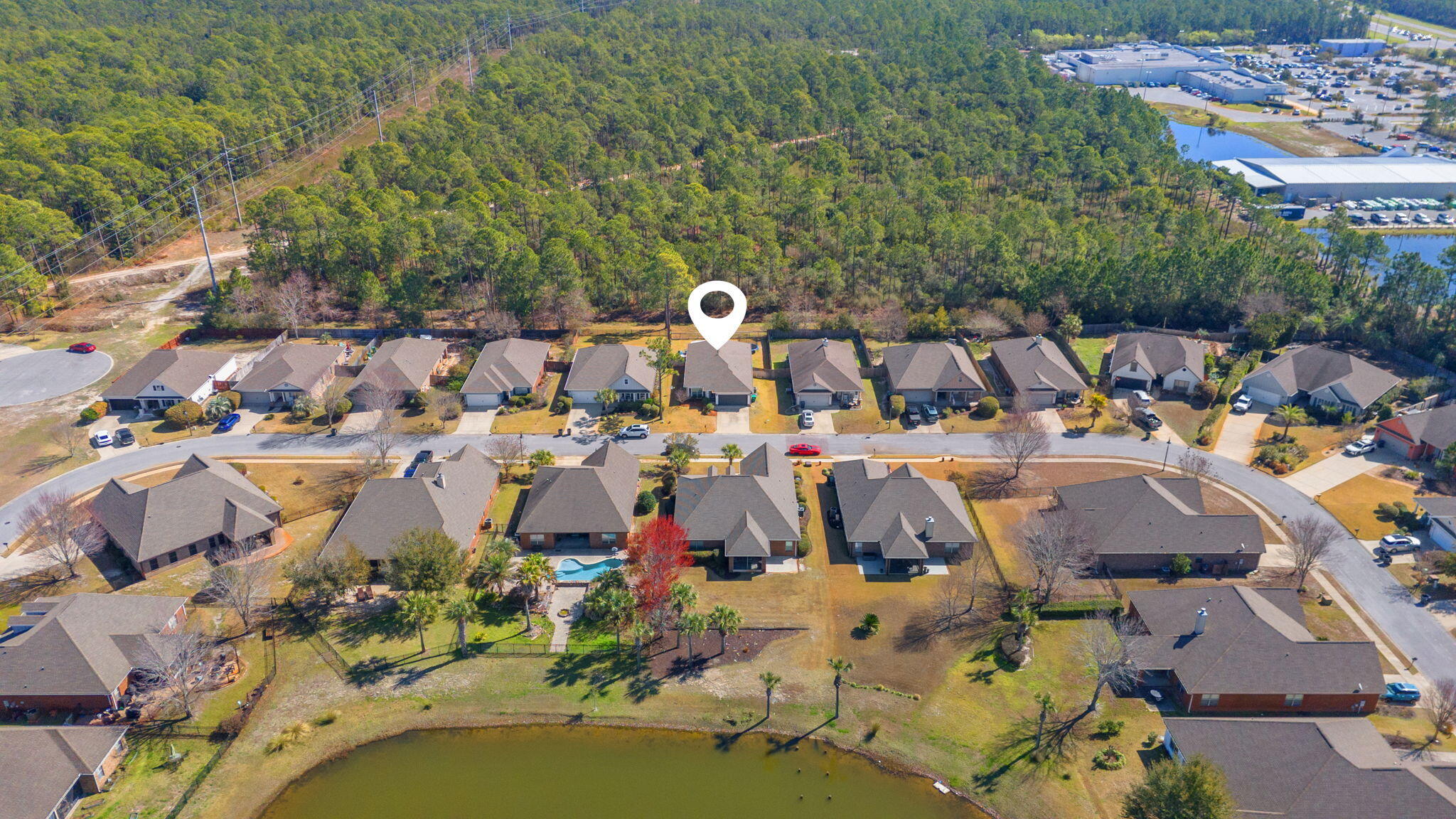 WHISPERING LAKE - Residential