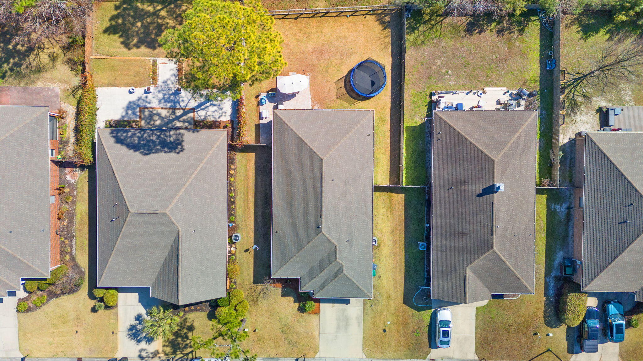 WHISPERING LAKE - Residential