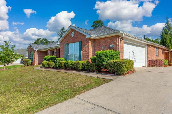 2652 PADDOCK CIR, CRESTVIEW, FL 32536 - Image 2e39cc56790e14a9274ca411f8dfac0e/1885396119