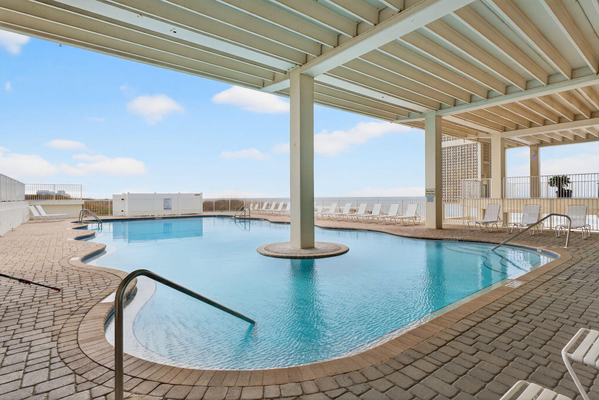 Fontainebleau Terrace - Residential