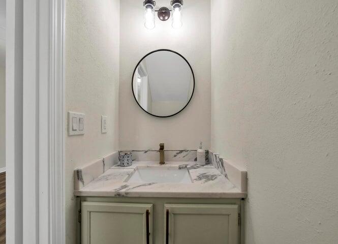 MONTAGE MANOR - Residential