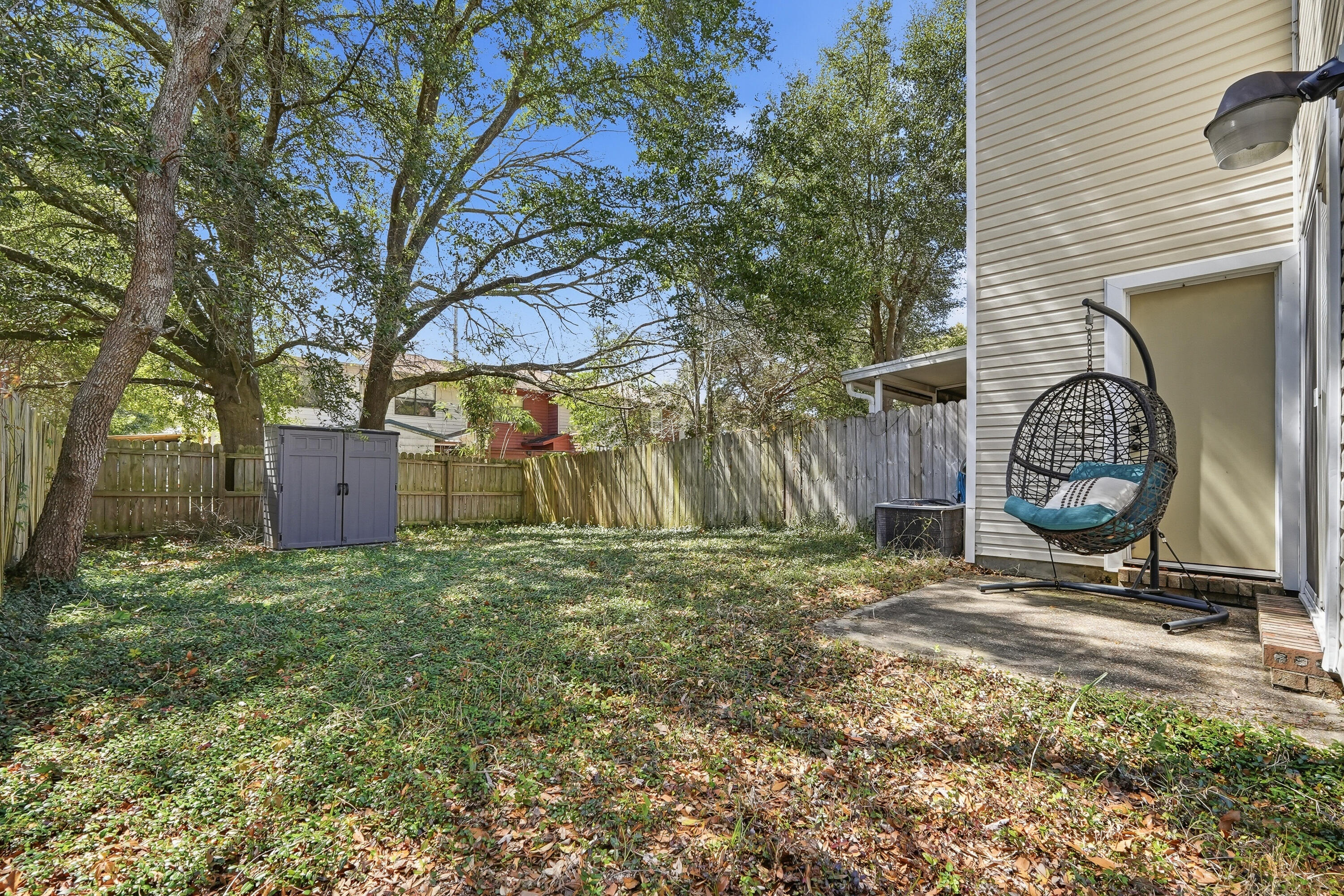 MONTAGE MANOR - Residential