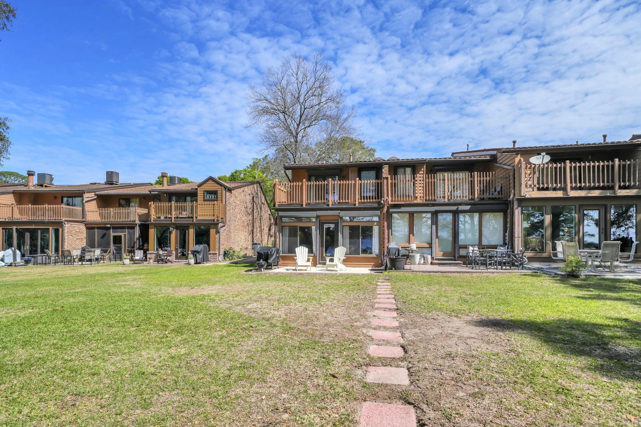 WATER OAKS 2 T/H - Residential