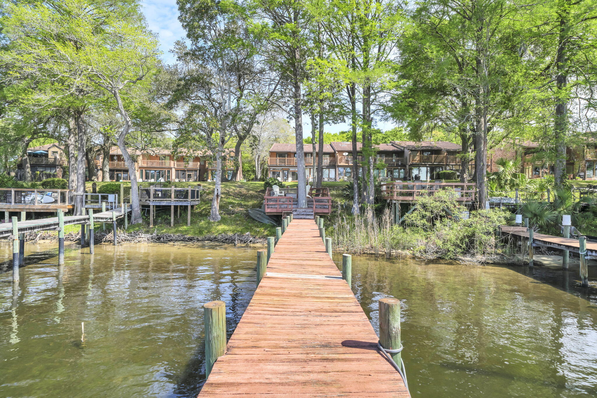 WATER OAKS 2 T/H - Residential